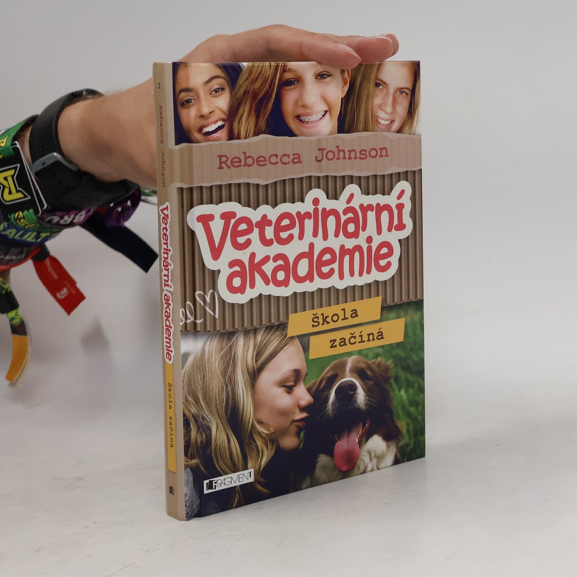 Rebecca Johnson Veterinární akademie. Škola začíná
