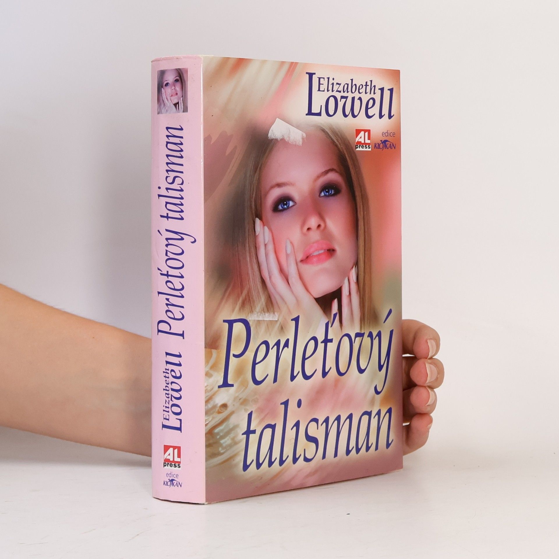 Ann Maxwell Perleťový talisman