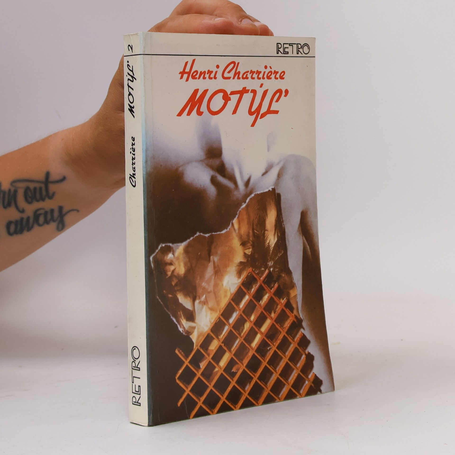 Motýľ 2