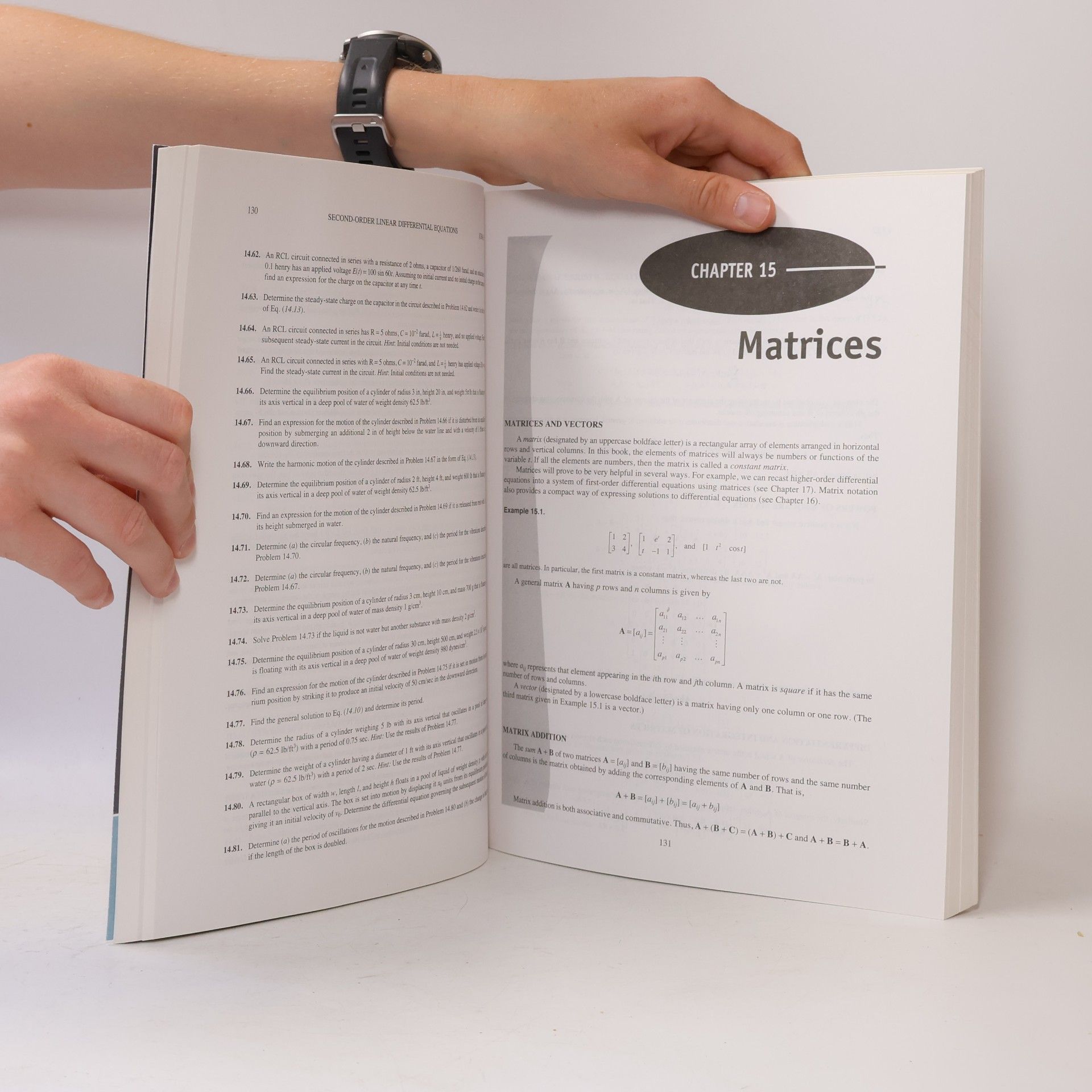 Richard Bronson Schaum's Outline of Differential Equations, Fifth Edition