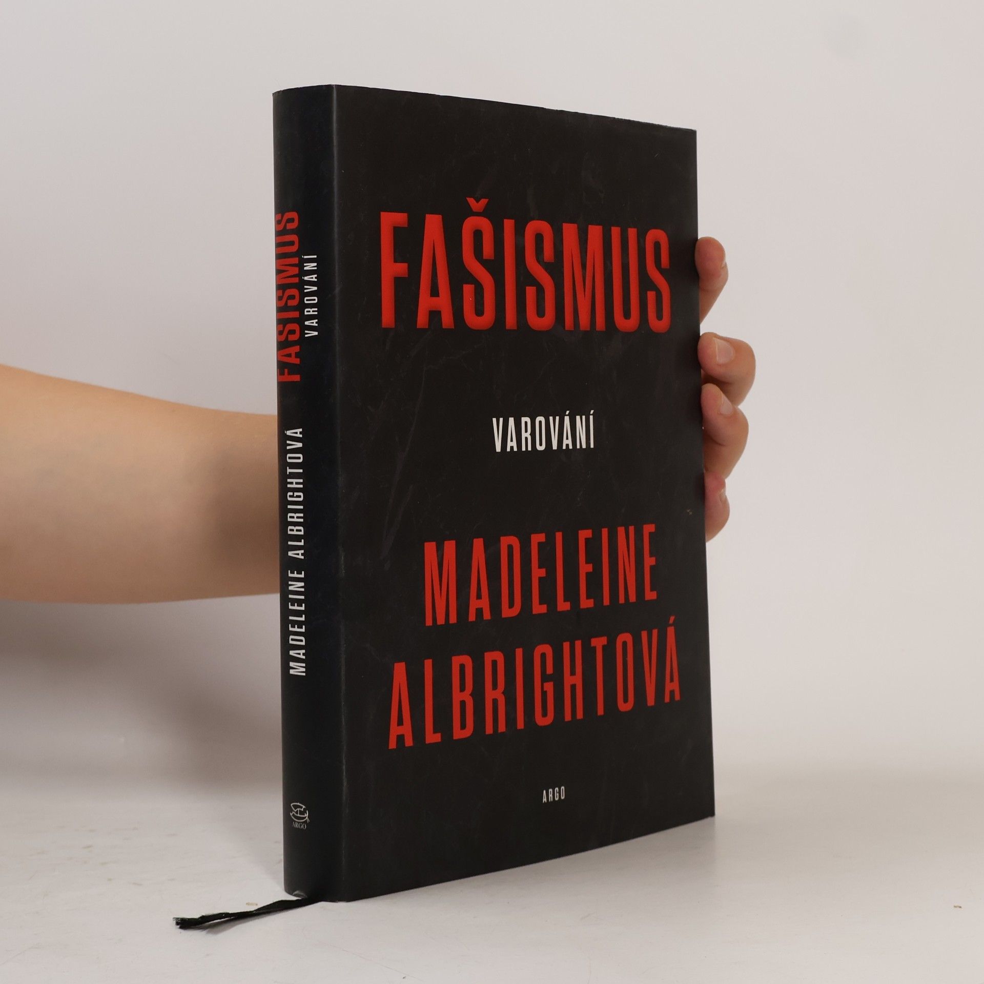Madeleine Albright Fašismus: Varování