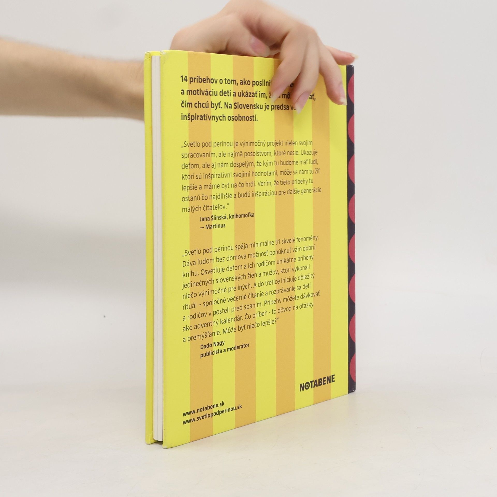 Autorenkollektiv Svetlo pod perinou