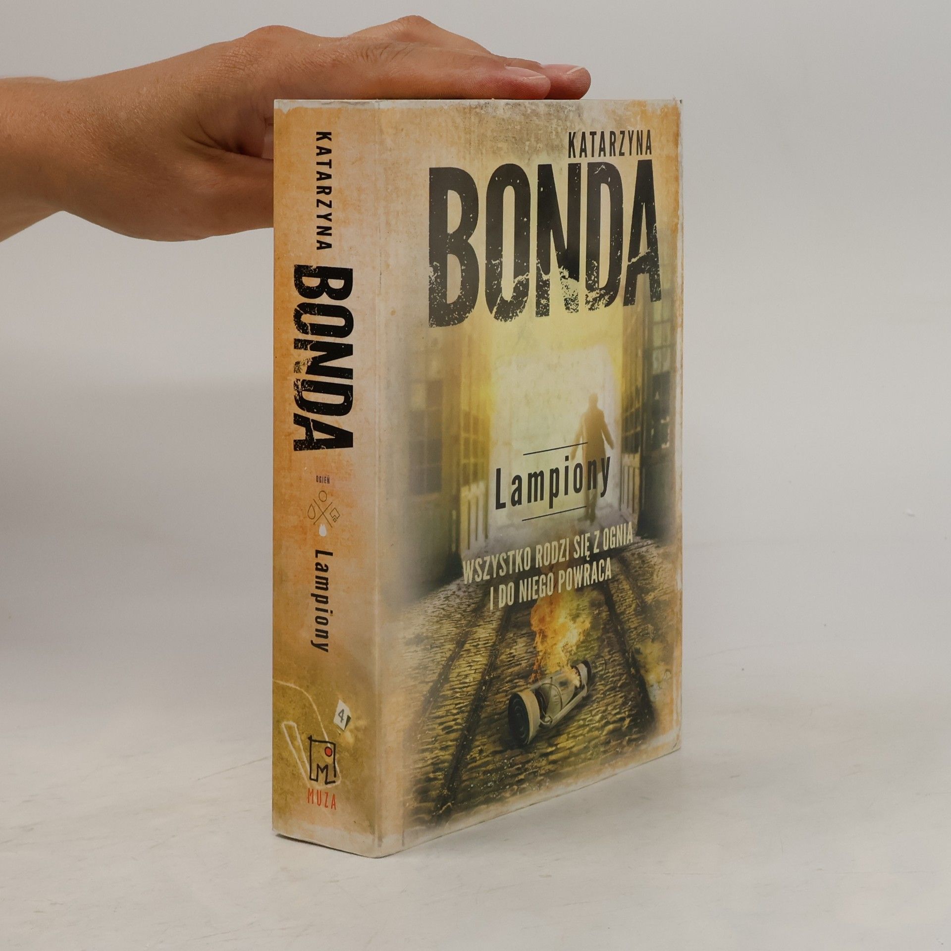 Katarzyna Bonda Lampiony