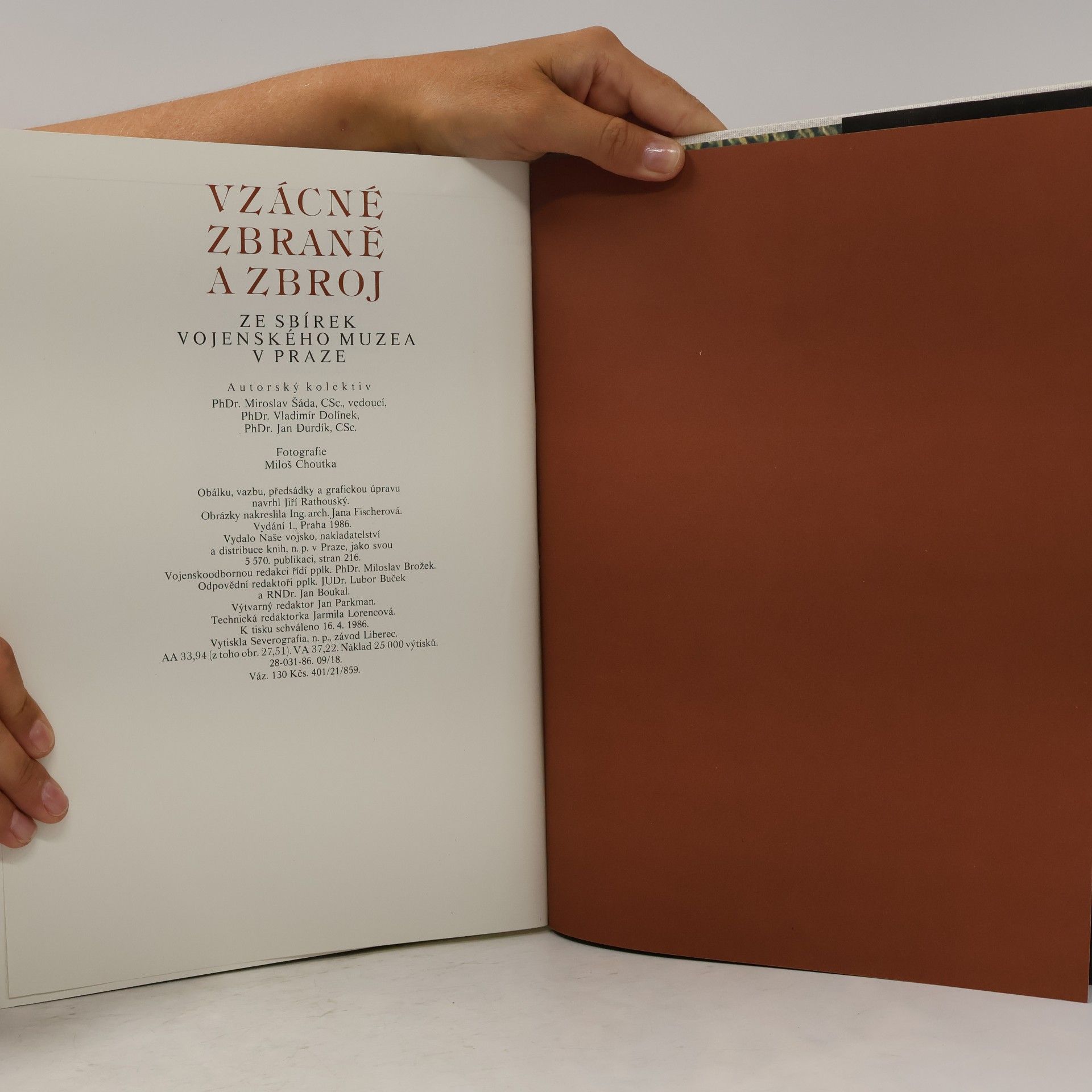 Various authors Vzácné zbraně a zbroj