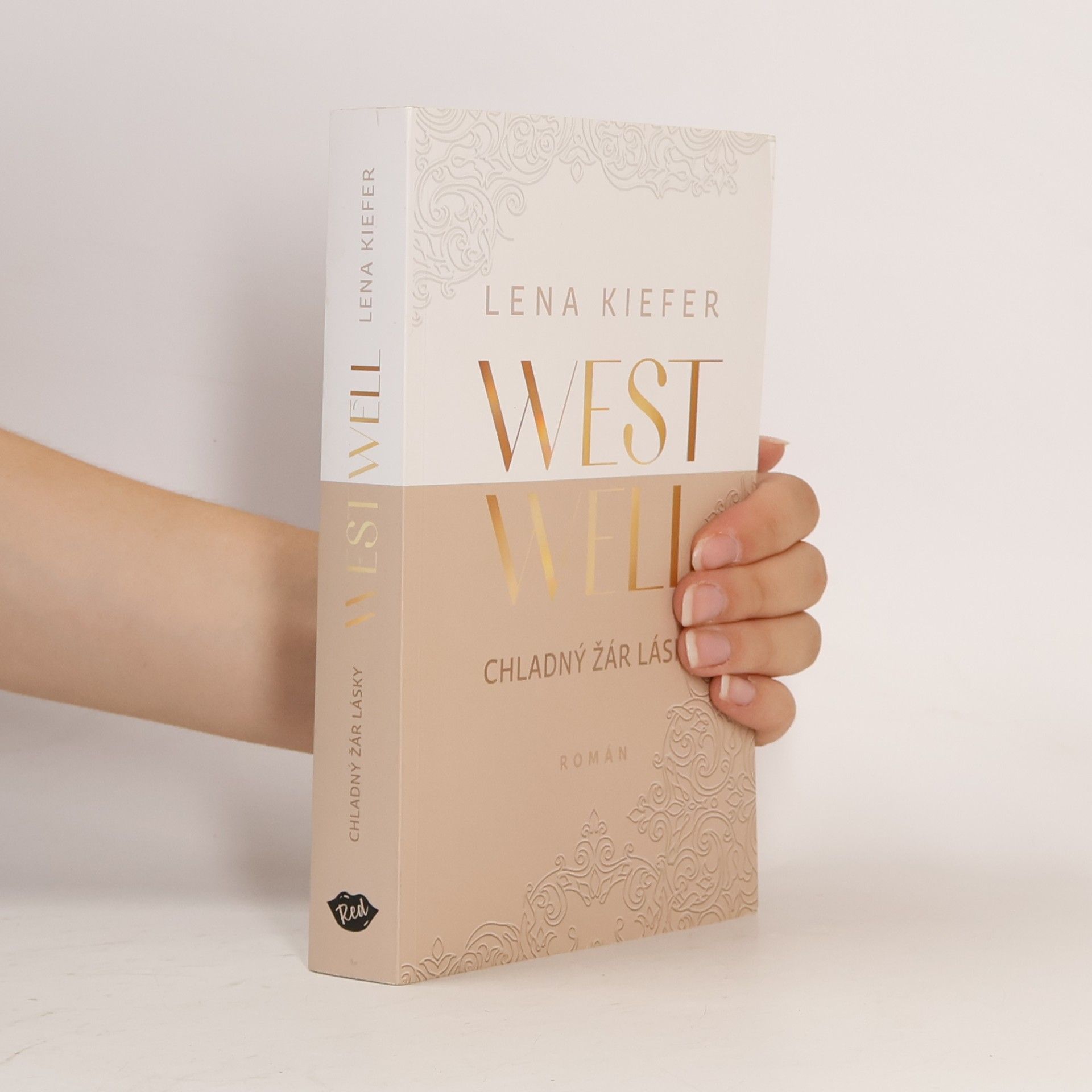 Lena Kiefer Westwell: Chladný žár lásky