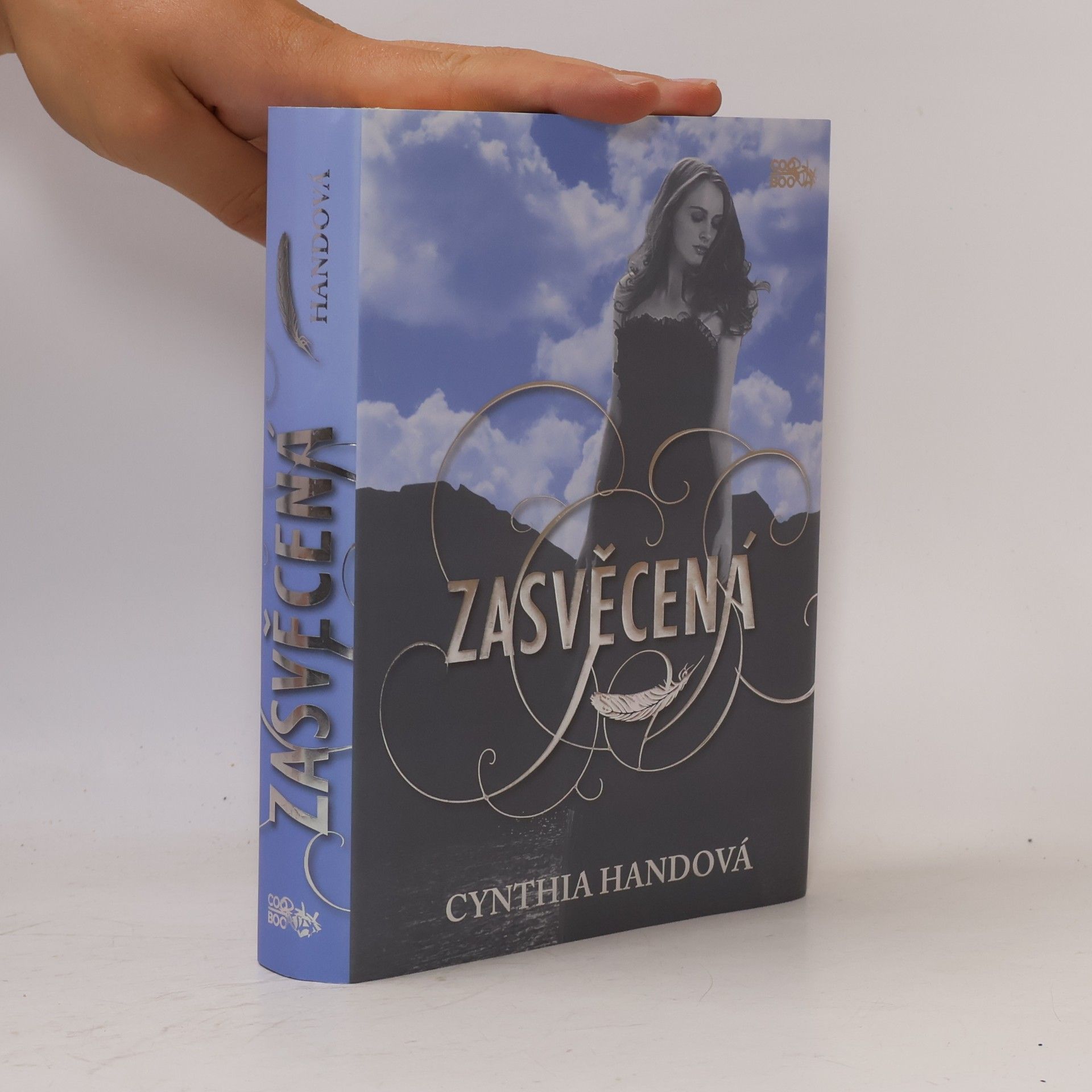 Cynthia Hand Zasvěcená. Druhý díl