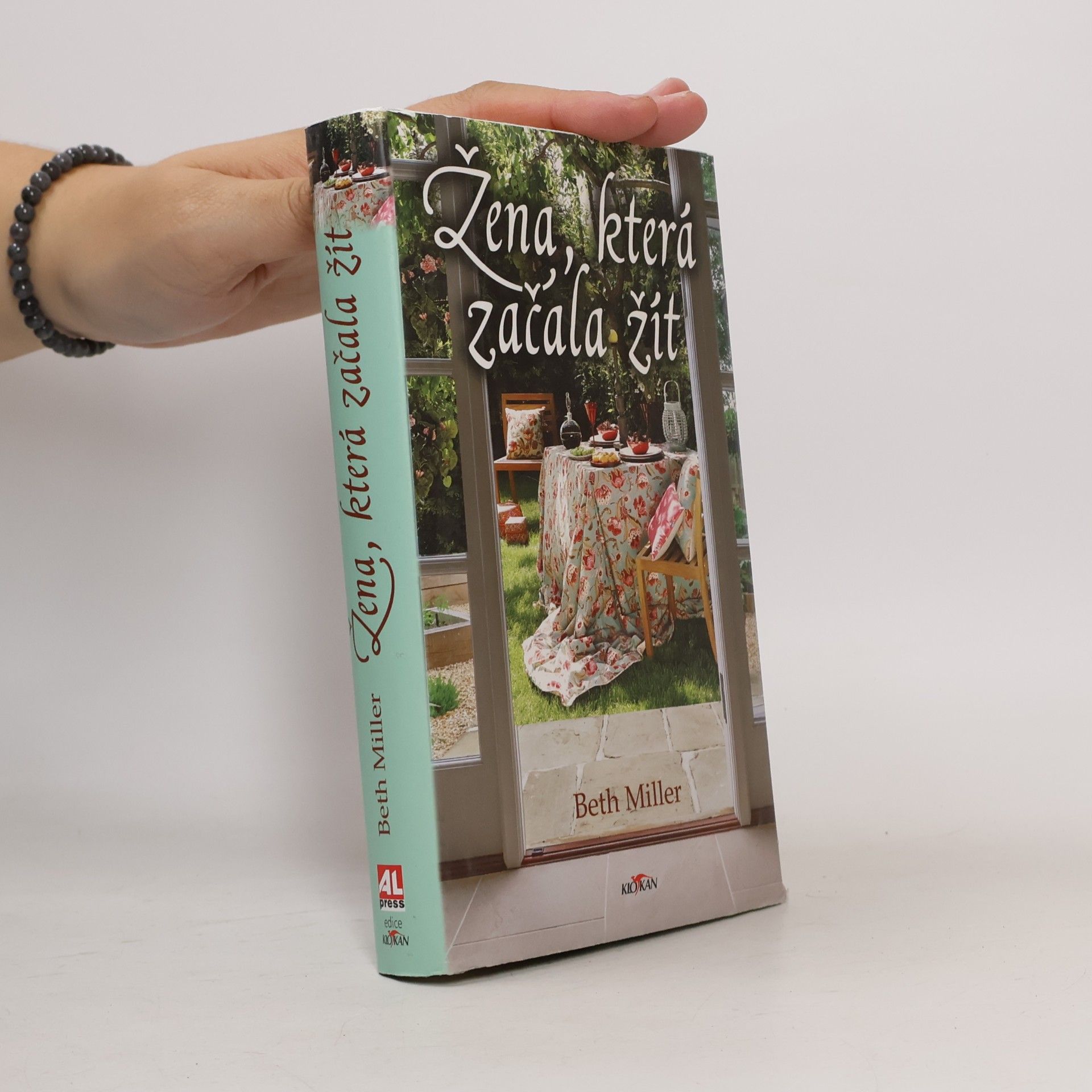 Beth Miller Žena, která začala žít