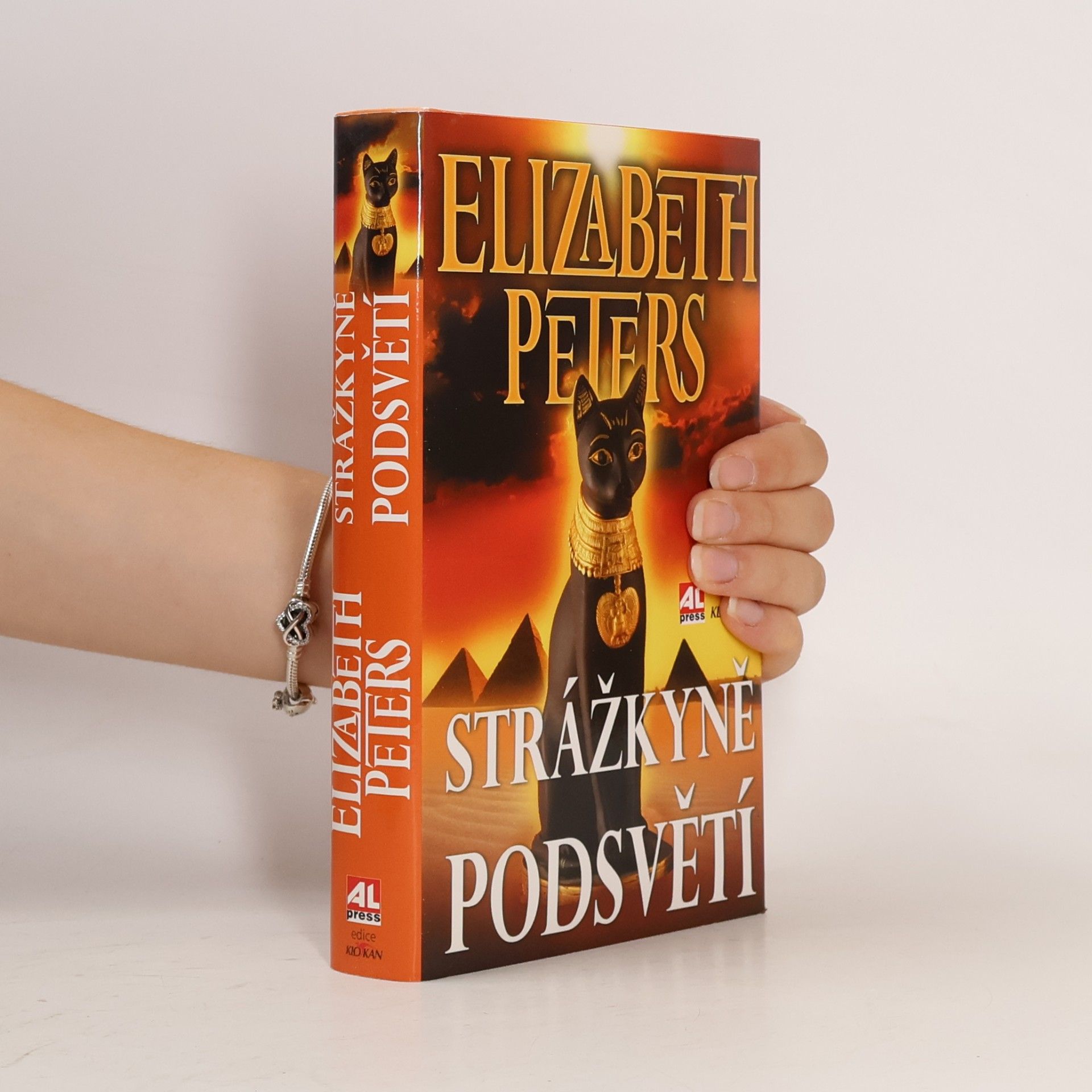 Elizabeth Peters Strážkyně podsvětí