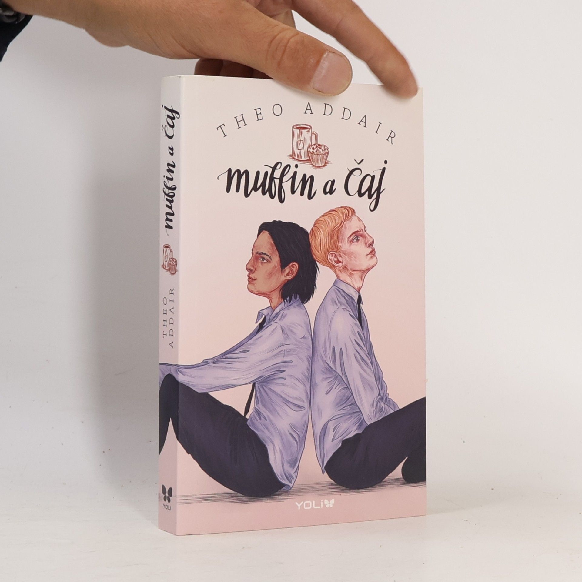 Theo Addair Muffin a čaj