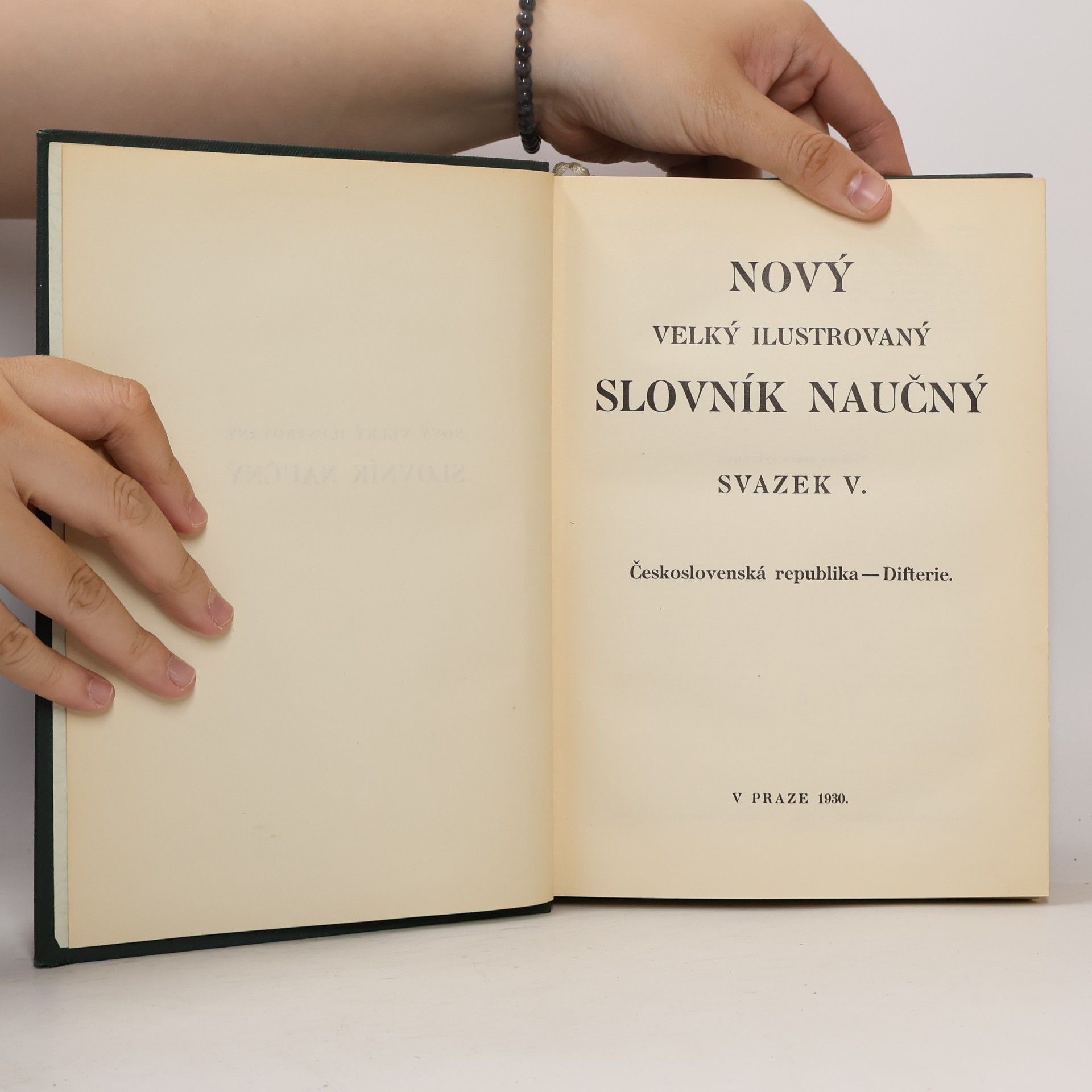 Kolektiv autorů Nový velký ilustrovaný slovník naučný V.