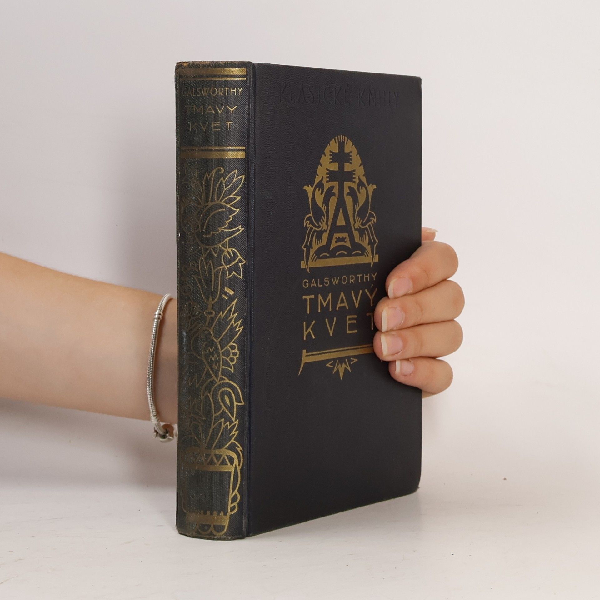 John Galsworthy Tmavý kvet