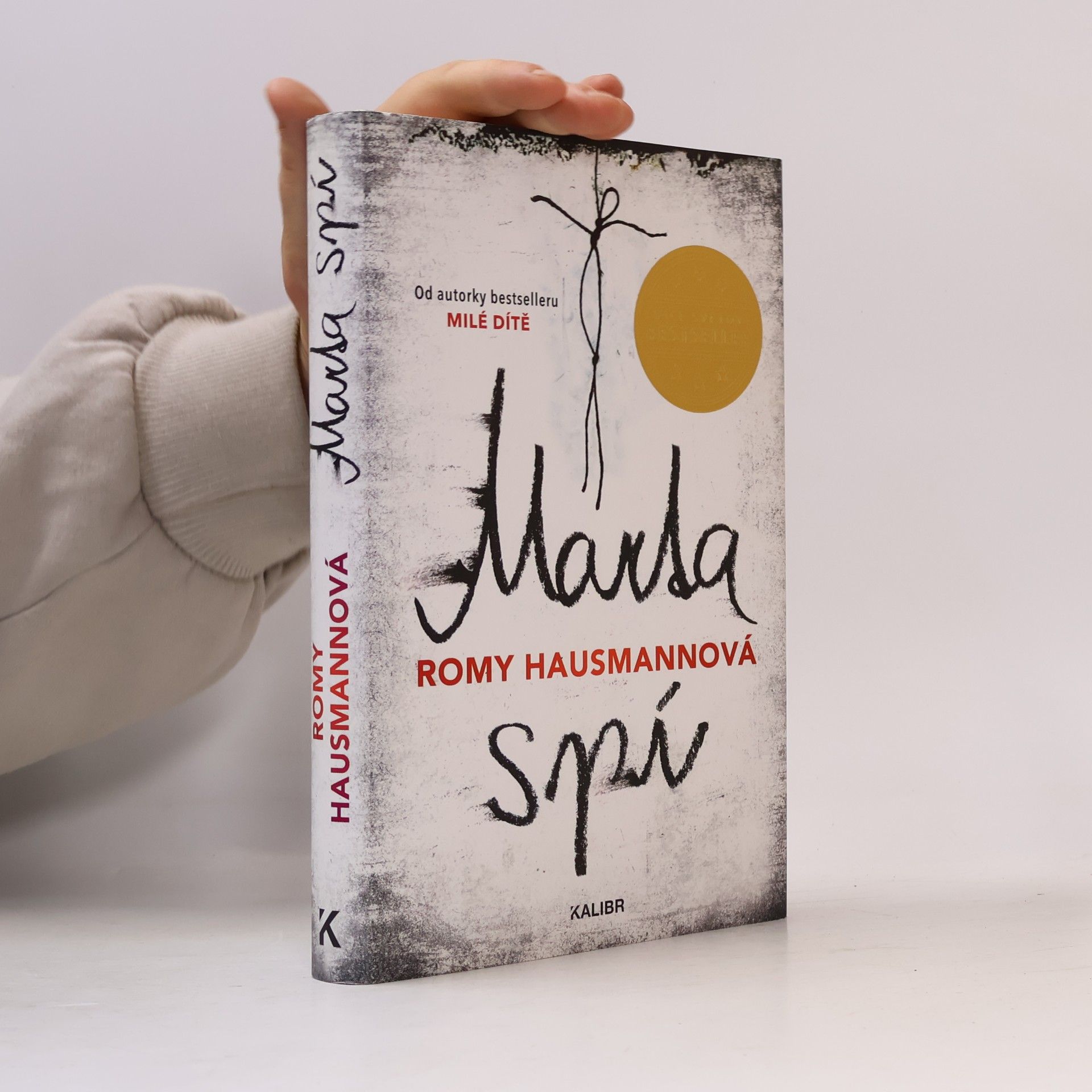 Romy Hausmann Marta spí