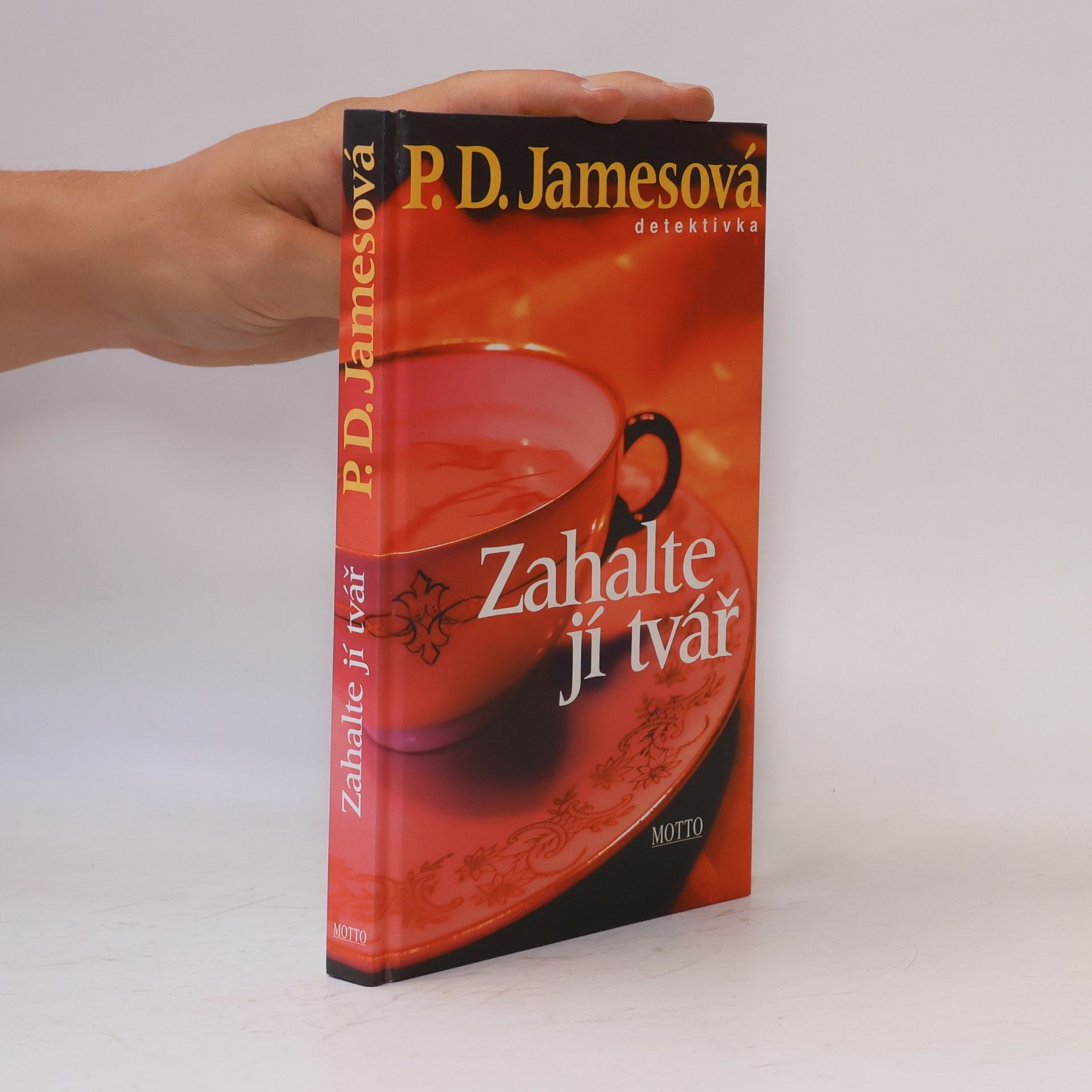 Phyllis Dorothy James Zahalte jí tvář