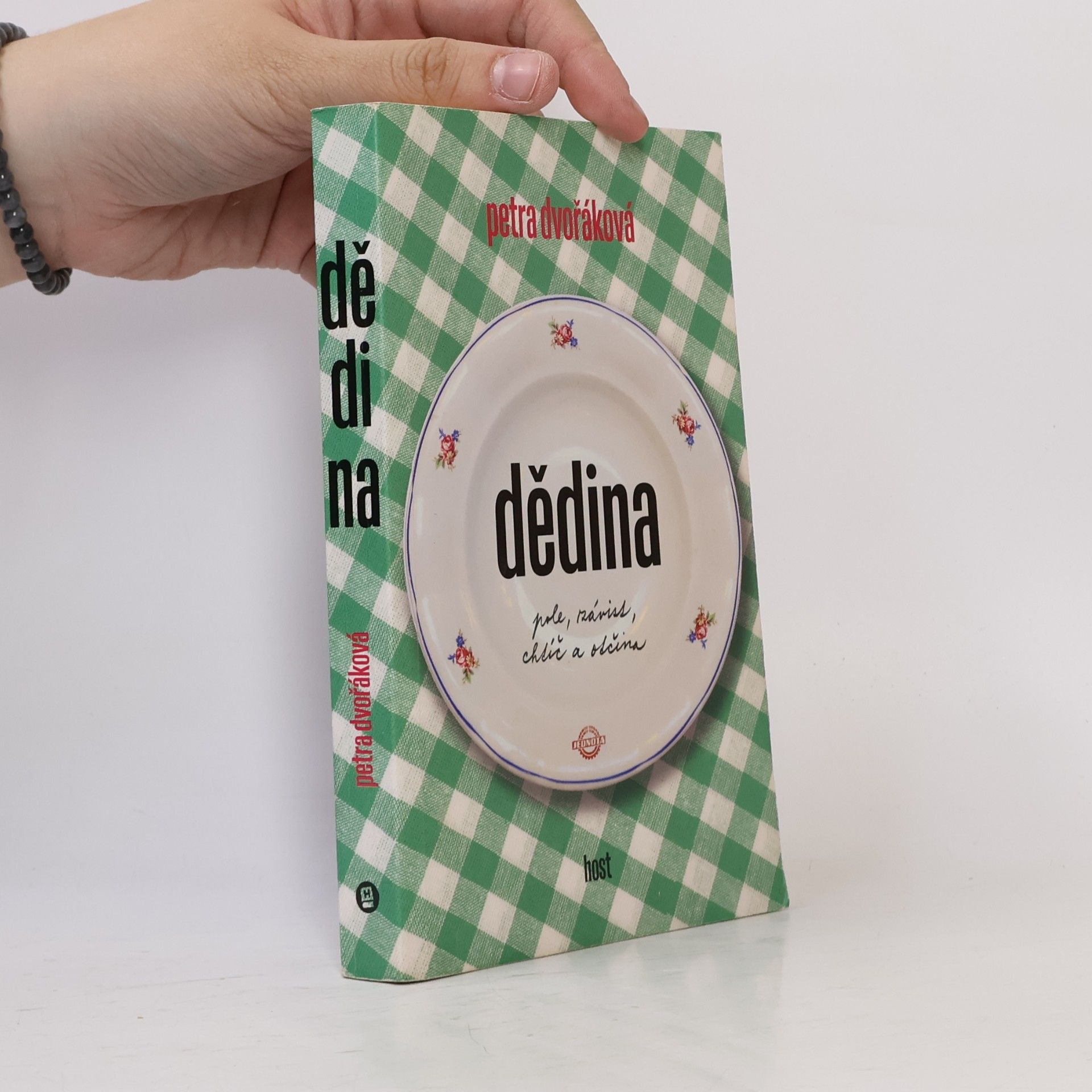 Dědina. Pole, závist, chtíč a otčina