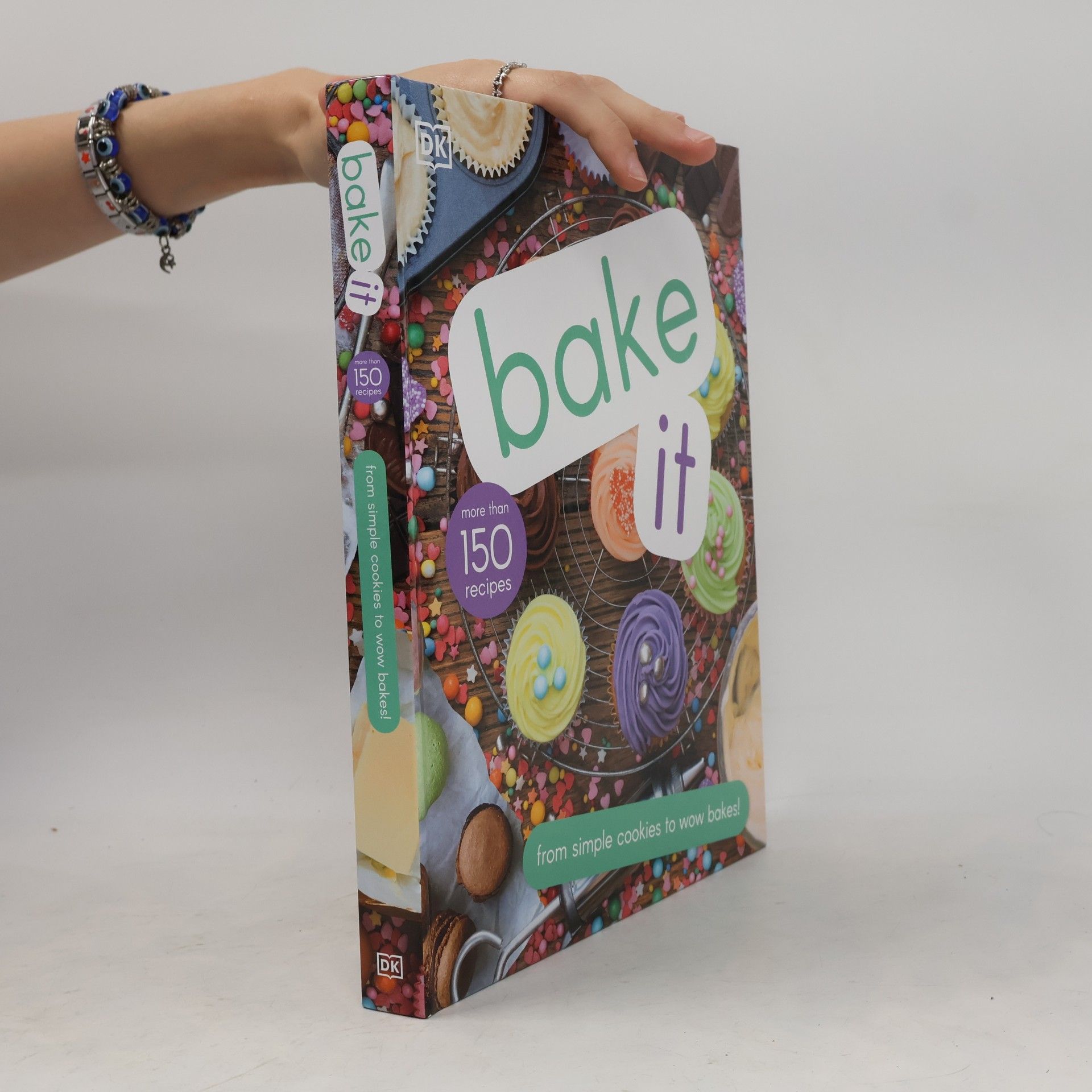 Carrie Love Bake It