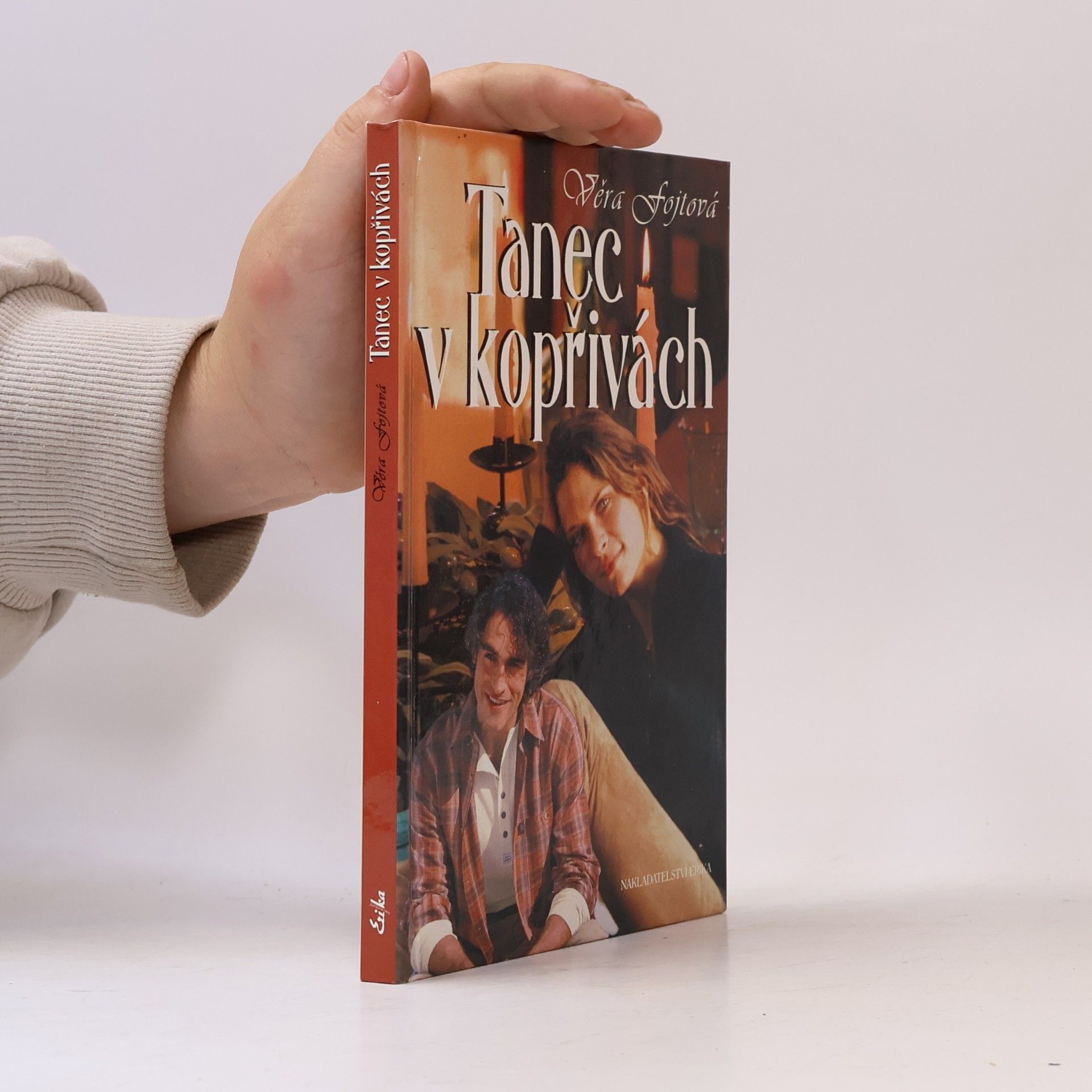 Věra Fojtová Tanec v kopřivách