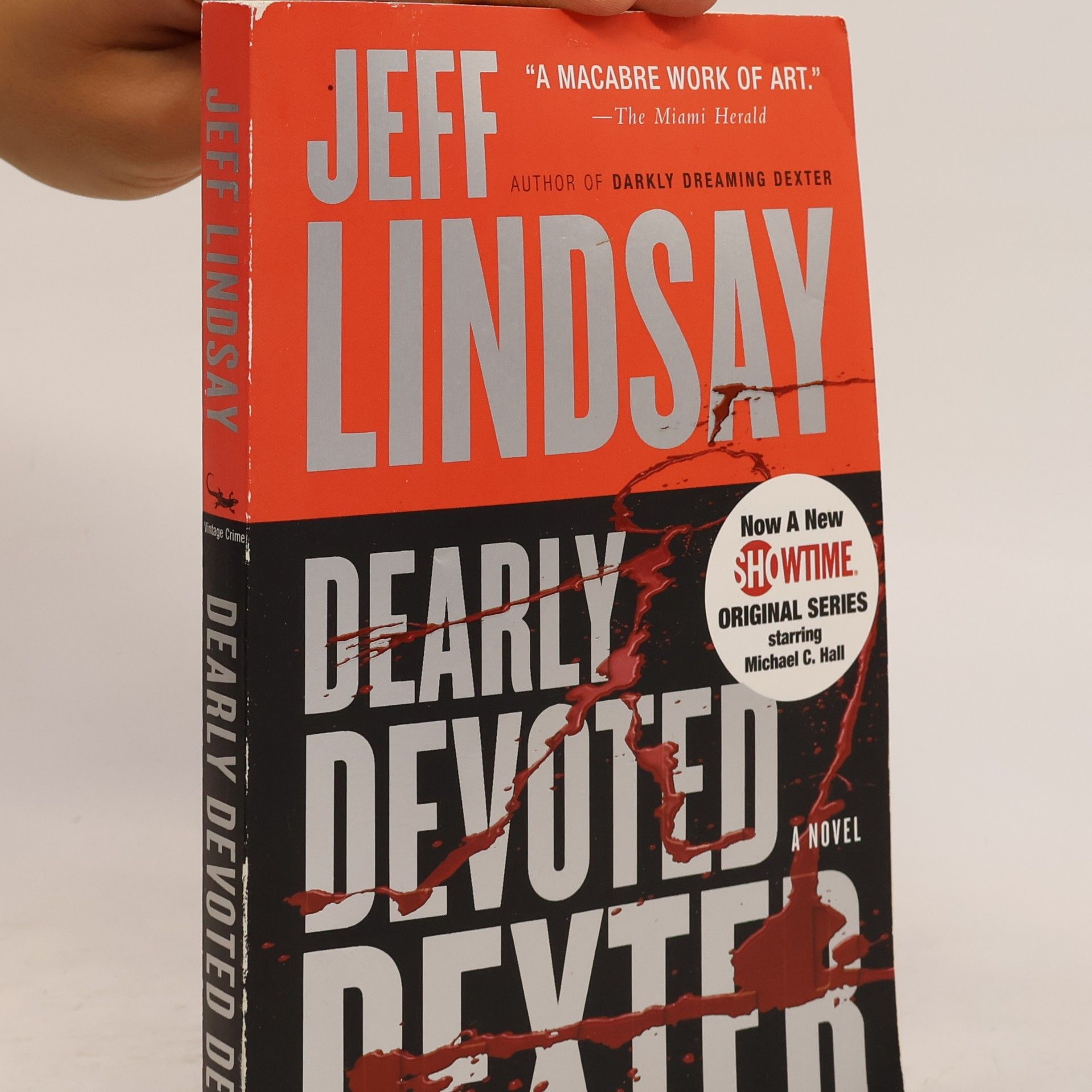Jeff Lindsay Dearly Devoted Dexter