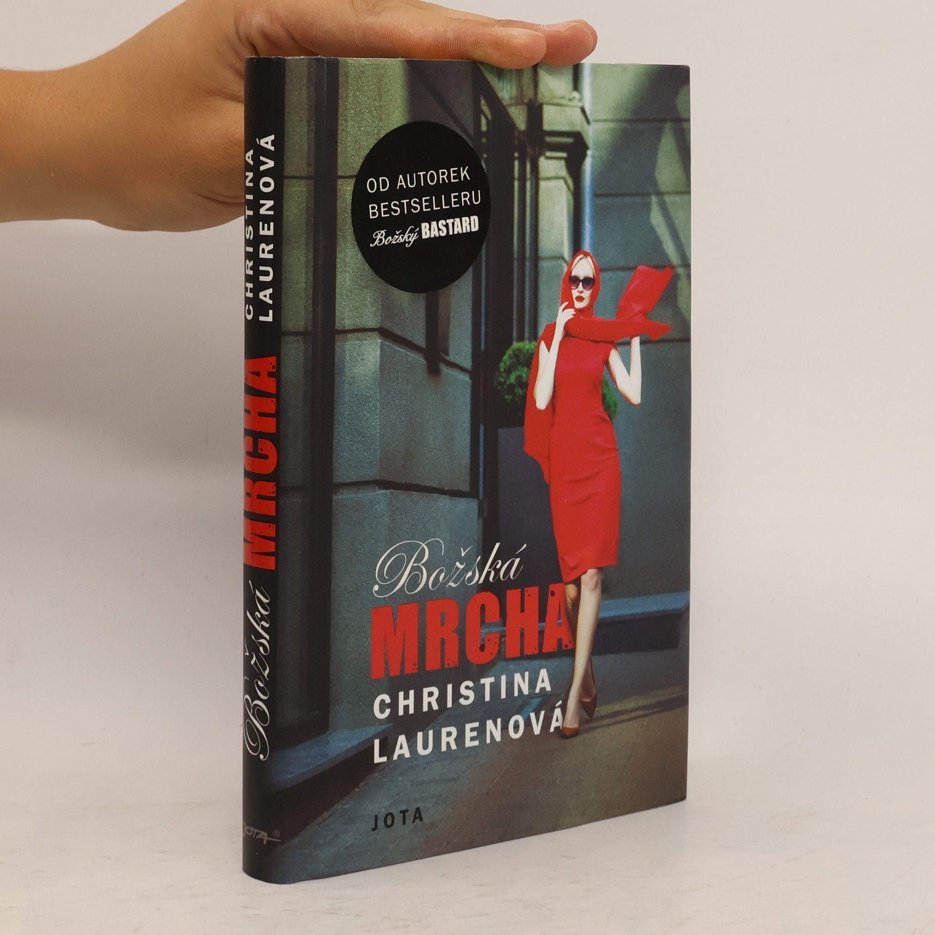 Christina Lauren Božská mrcha
