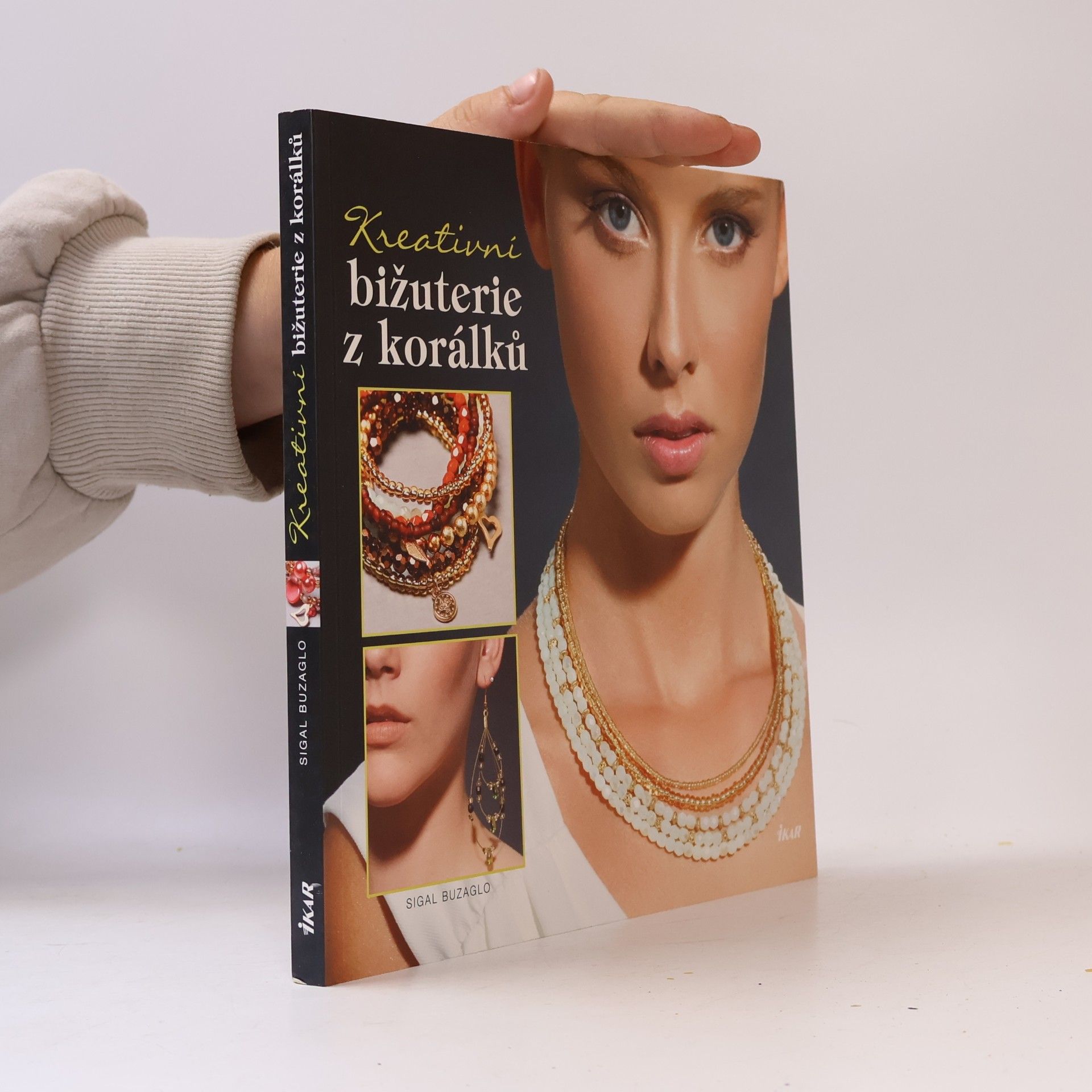 Sigal Buzaglo Kreativní bižuterie z korálků