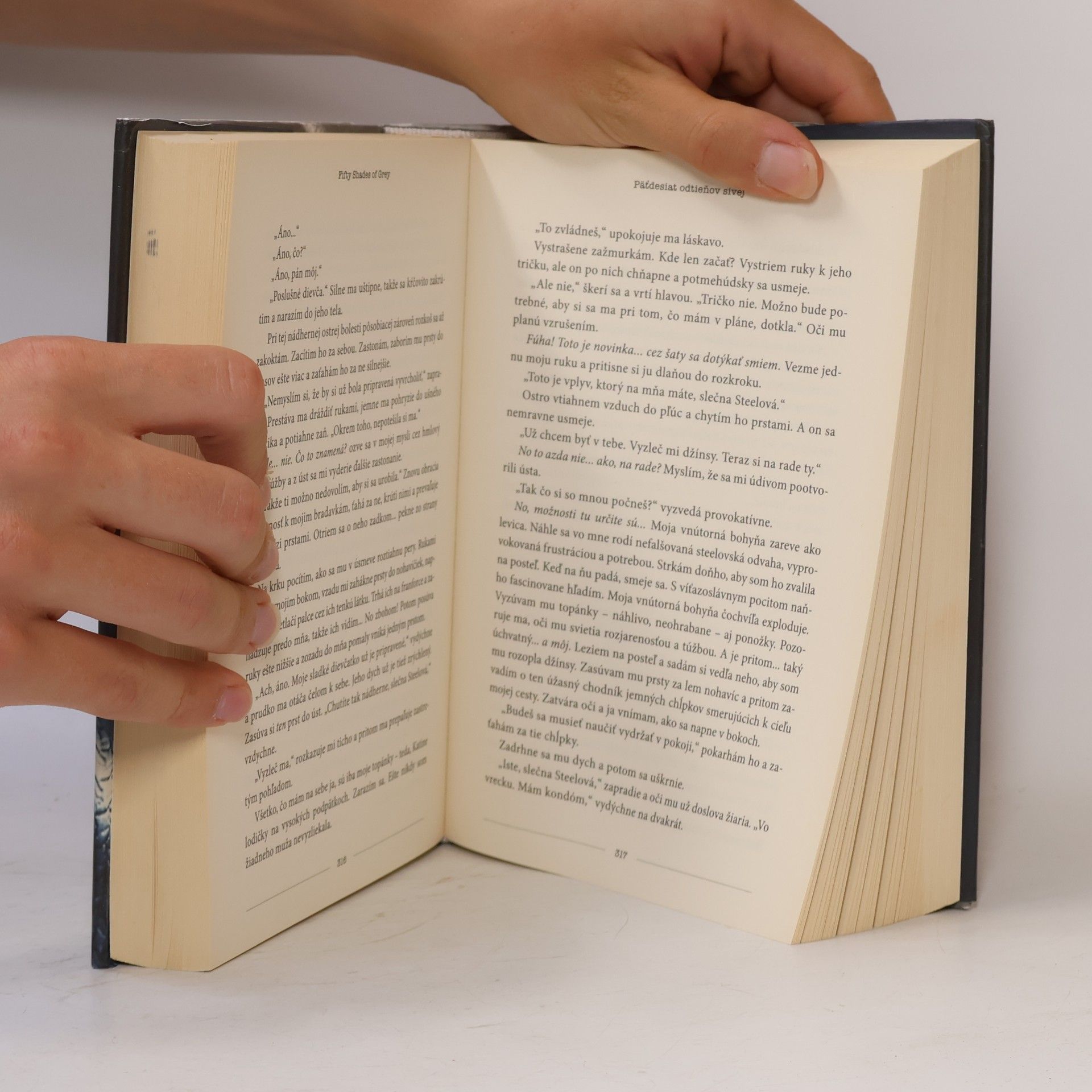 E L James Päťdesiat odtieňov sivej