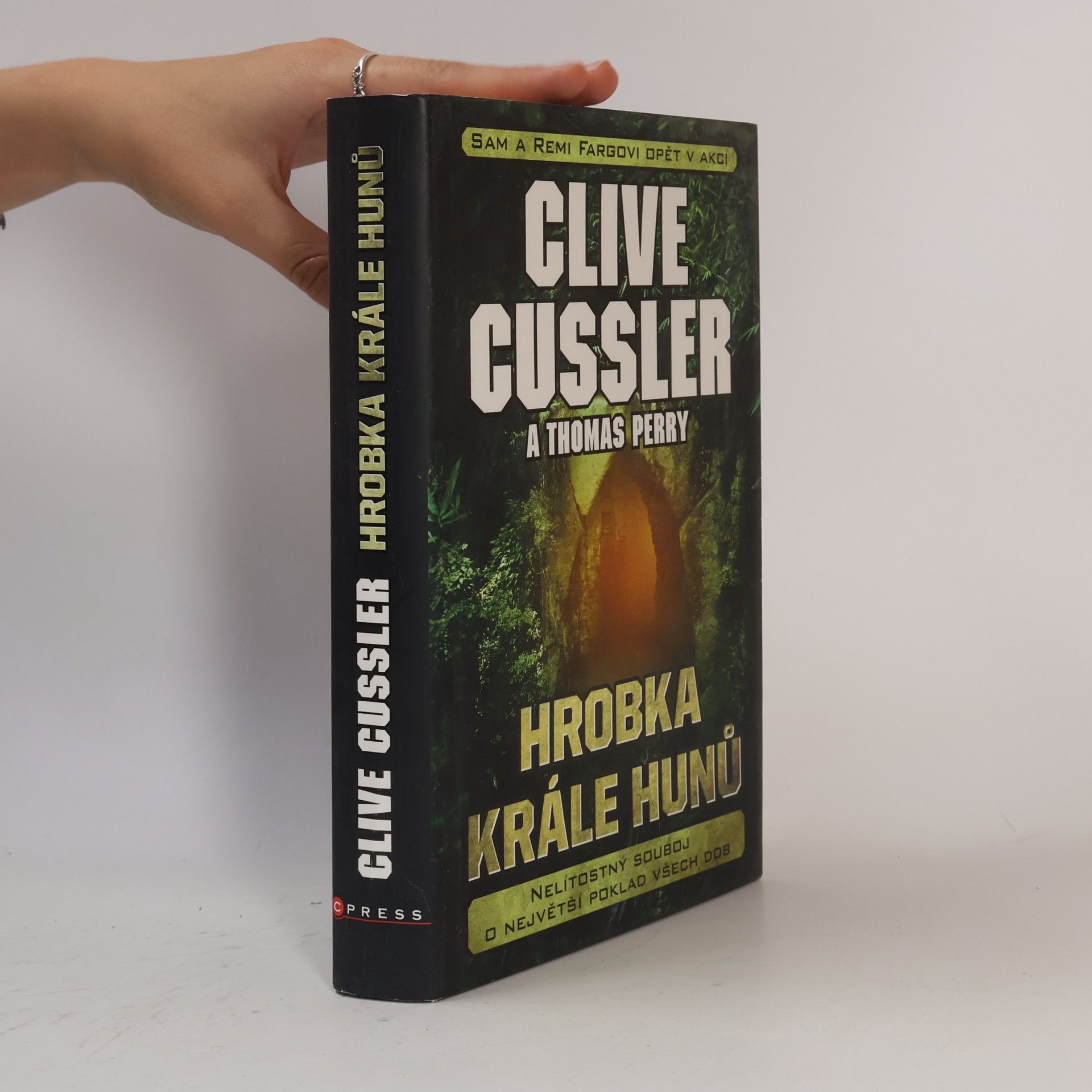 Clive Cussler Hrobka krále Hunů