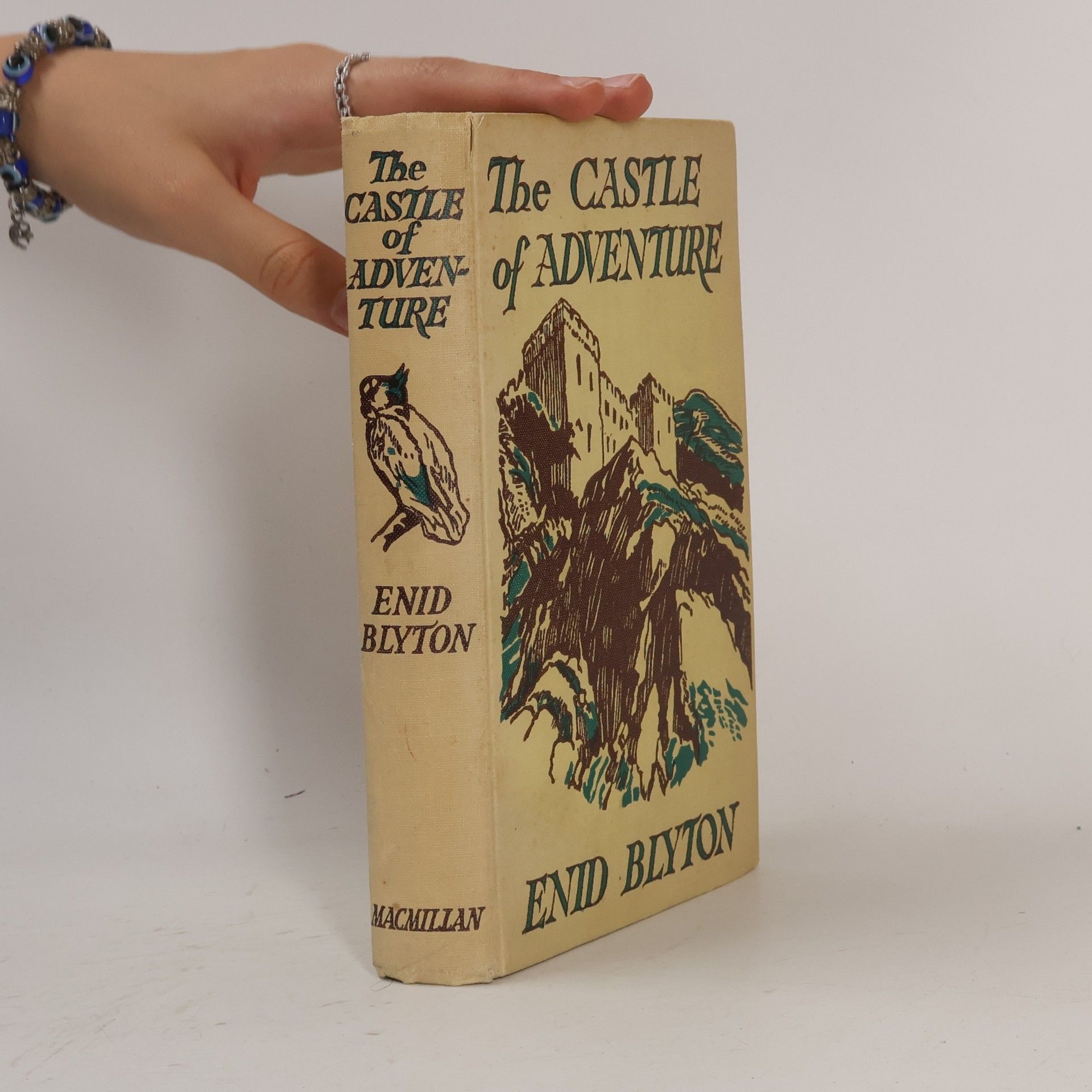 Enid Blyton The Castle of Adventure