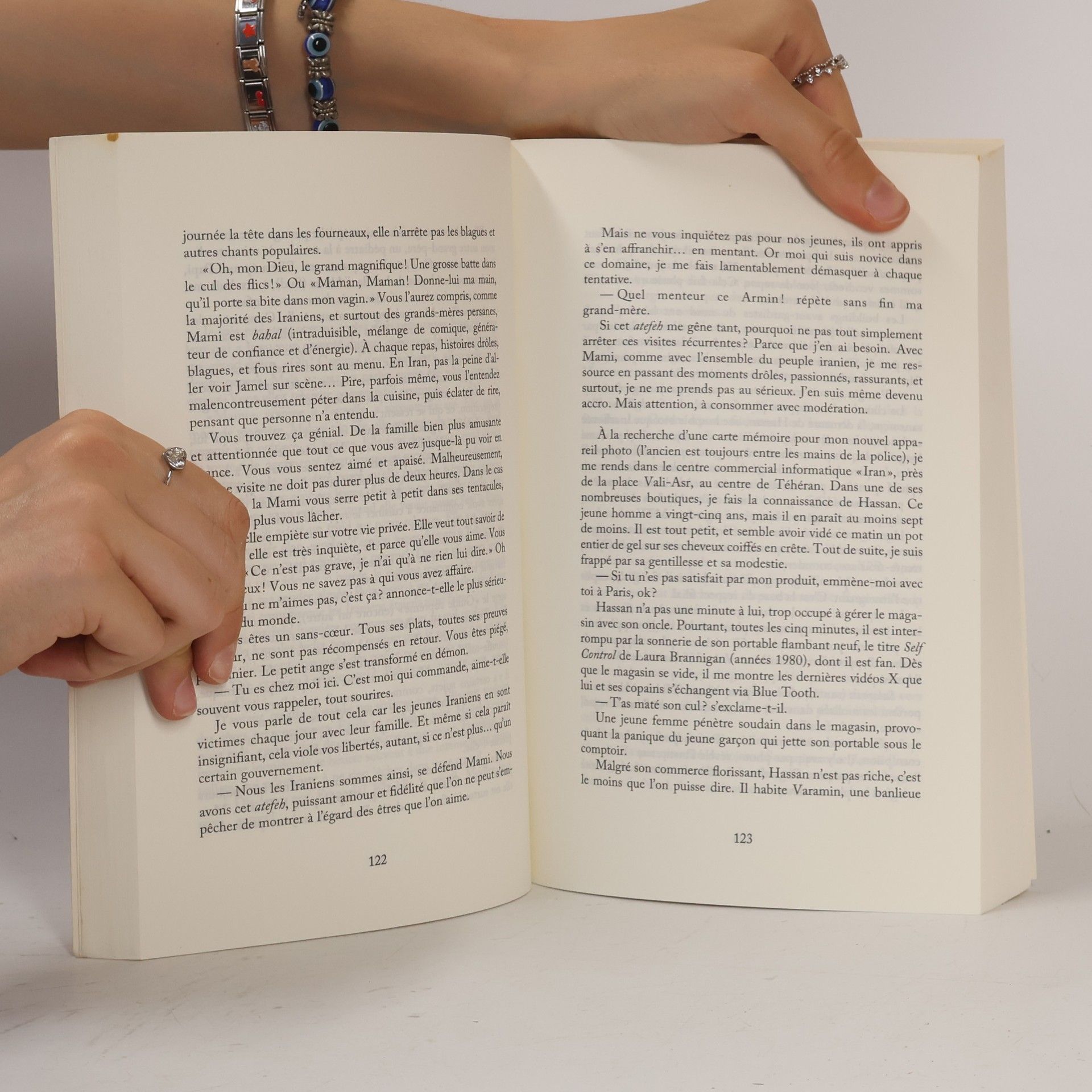 Armin Arefi Dentelles et tchador