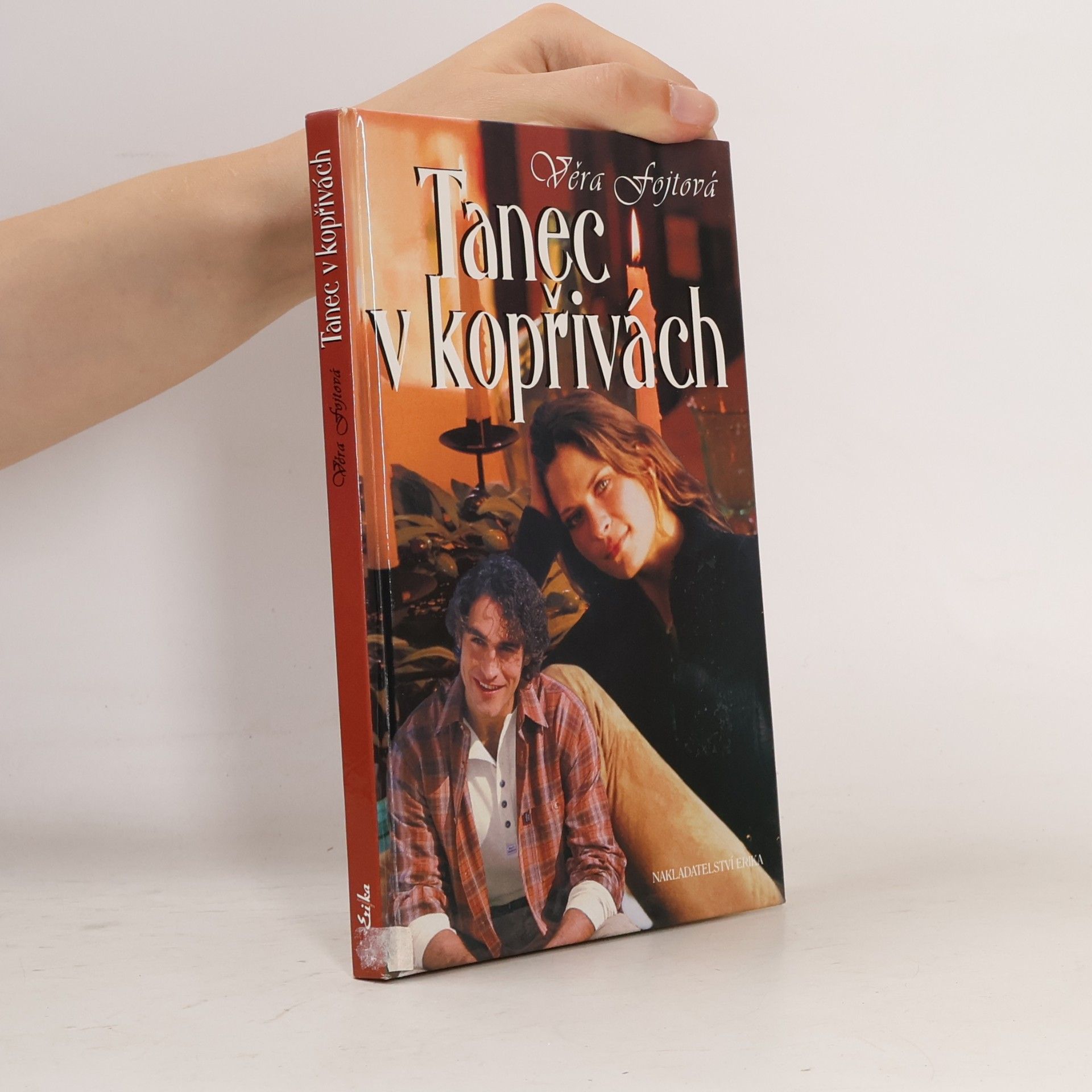 Věra Fojtová Tanec v kopřivách