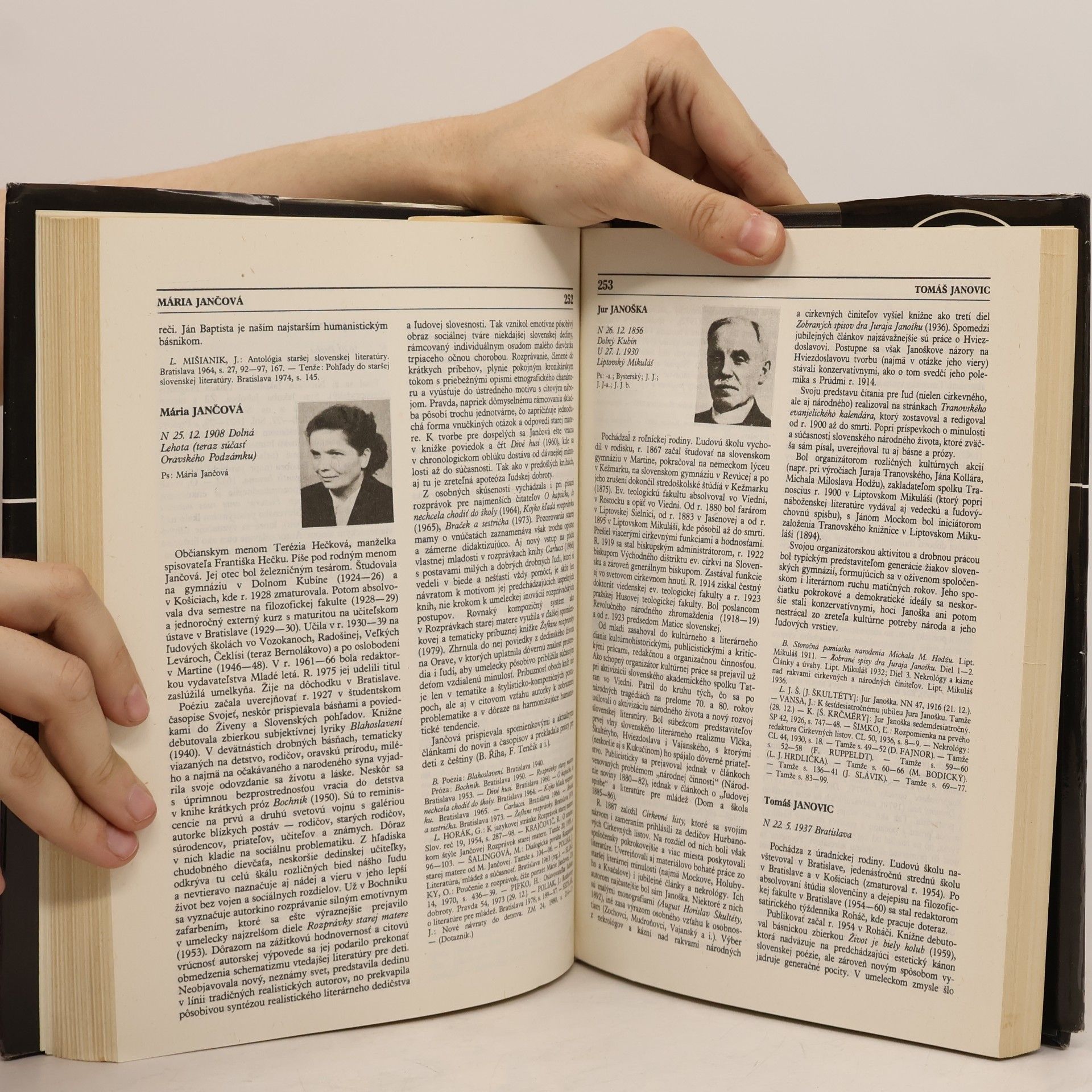 Autorenkollektiv Encyklopédia slovenských spisovateľov. 1. zväzok (A-O)