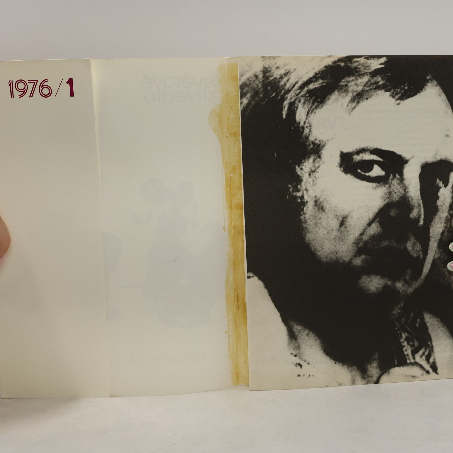 Kolektiv autorů Světové divadlo 1976/1