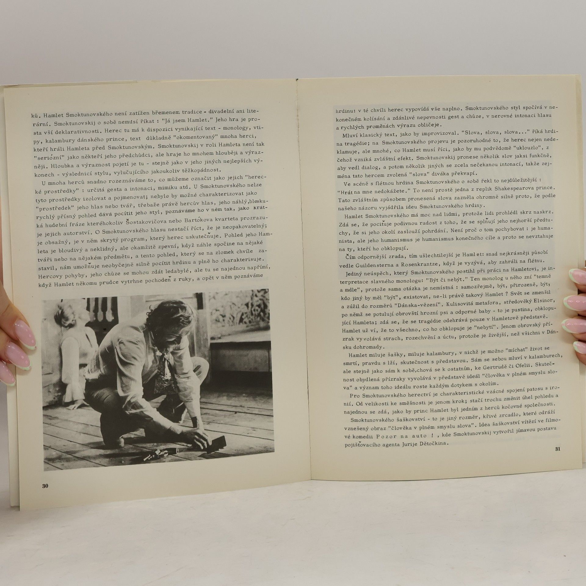 Kolektiv autorů Světové divadlo 1976/1