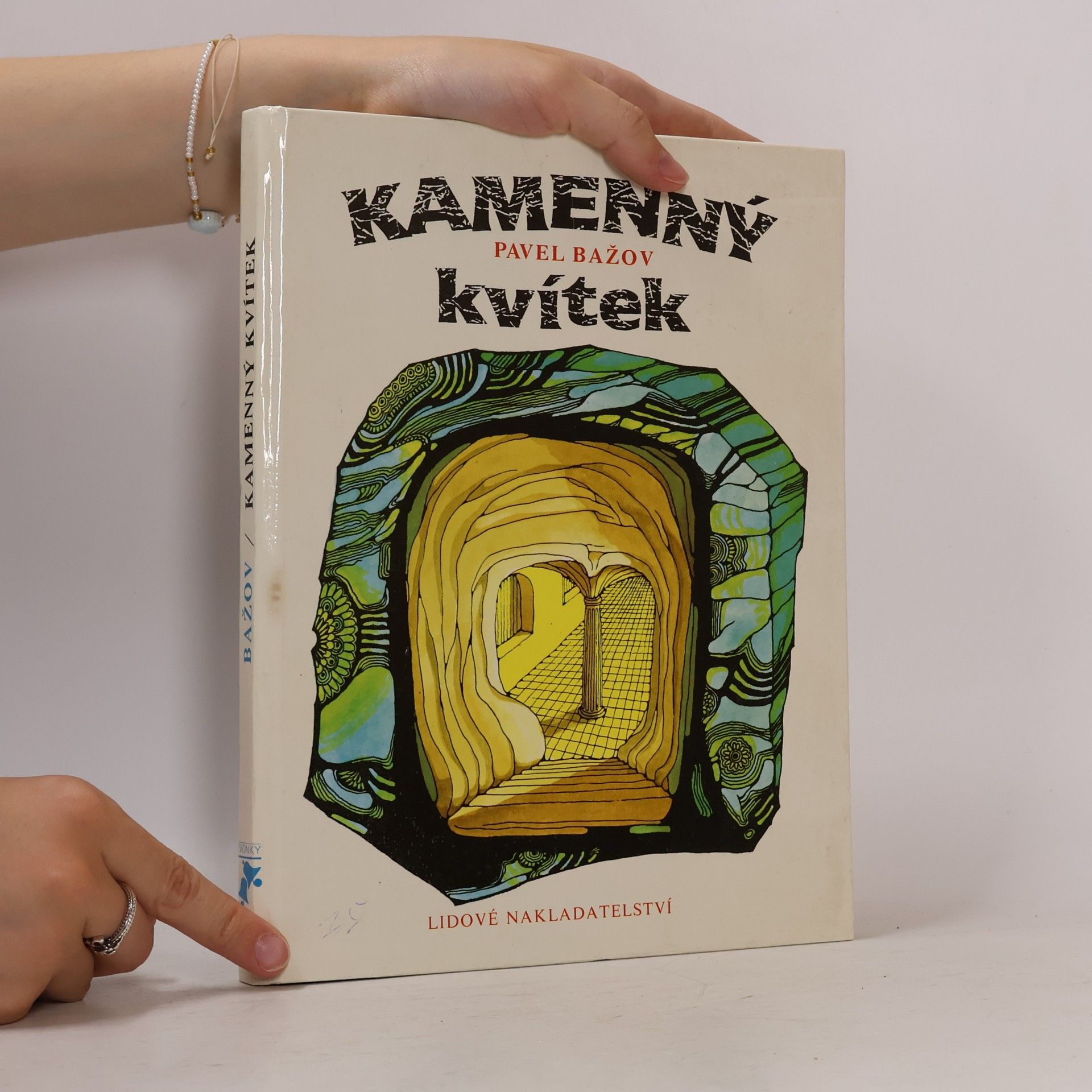 Pavel Petrovič Bažov Kamenný kvítek