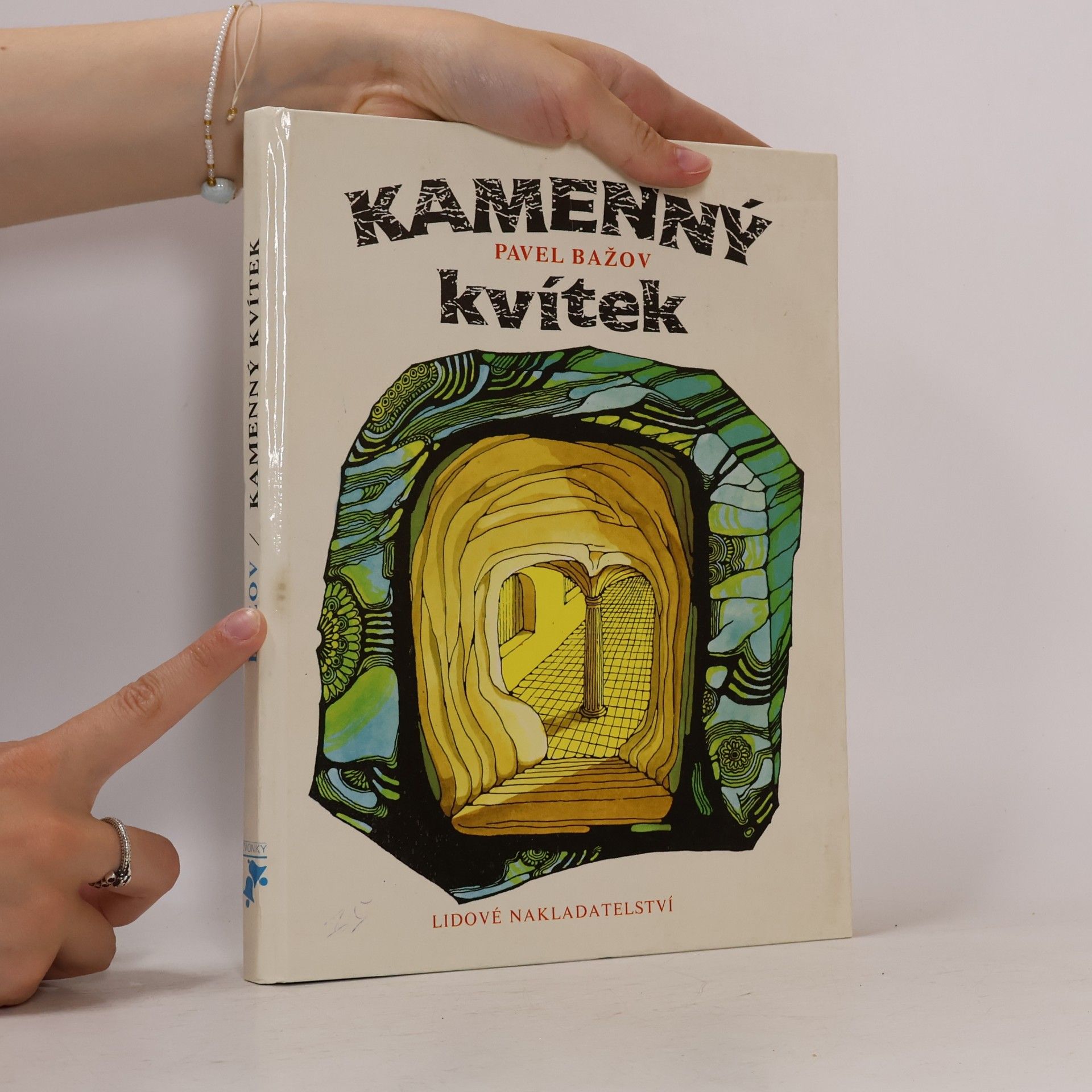 Pavel Petrovič Bažov Kamenný kvítek