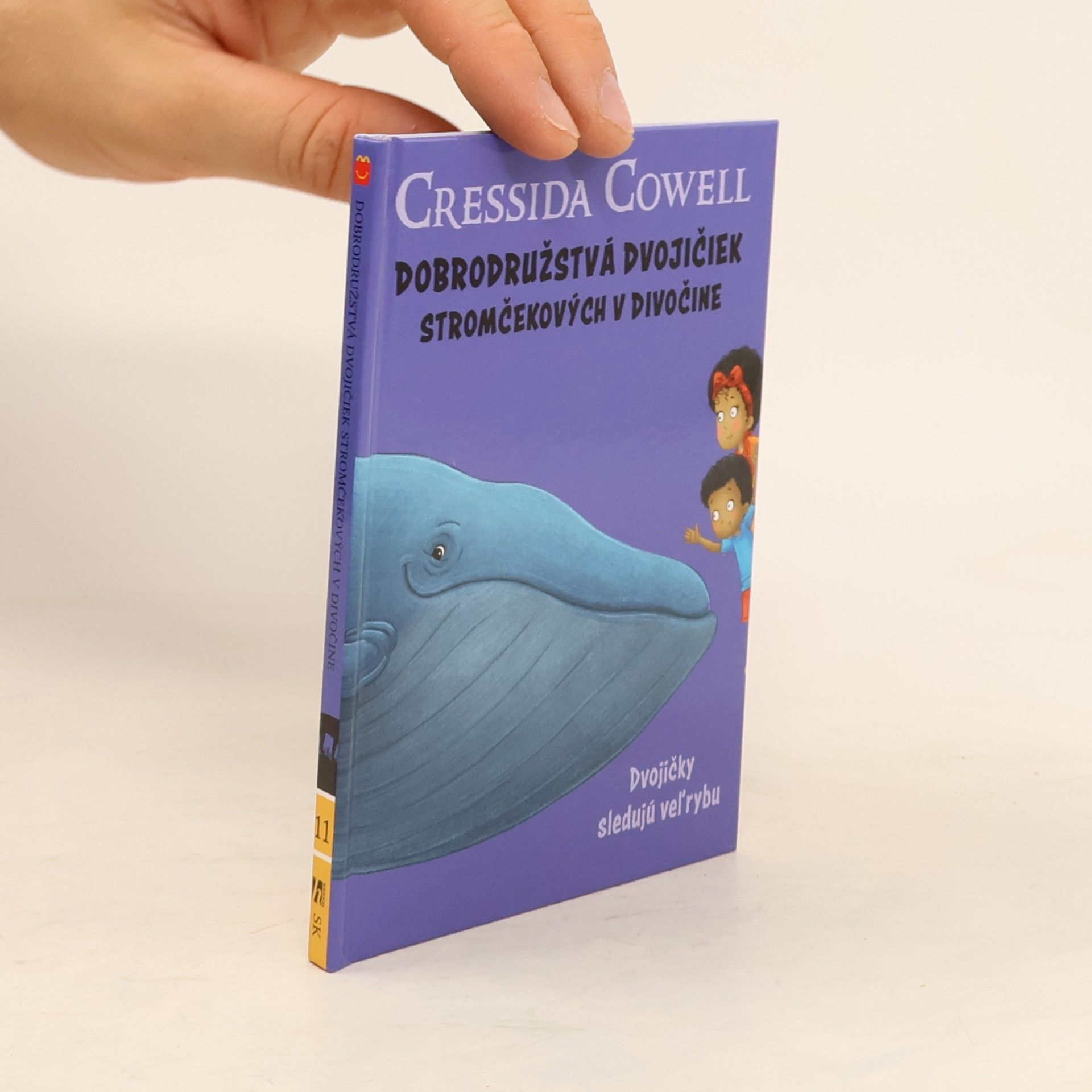 Cressida Cowell Dobrodružstvá dvojičiek stromčekových v divočine. Dvojičky sledujú velrybu