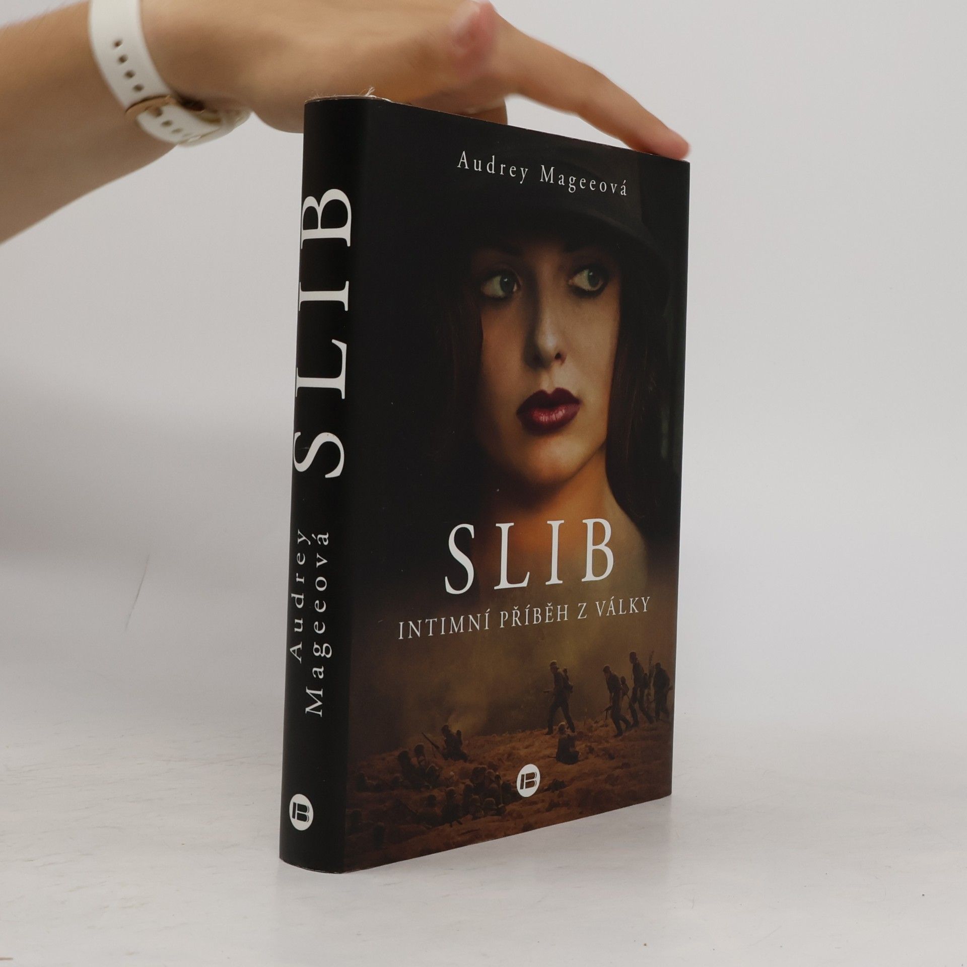 Audrey Magee Slib. Intimní příběh z války