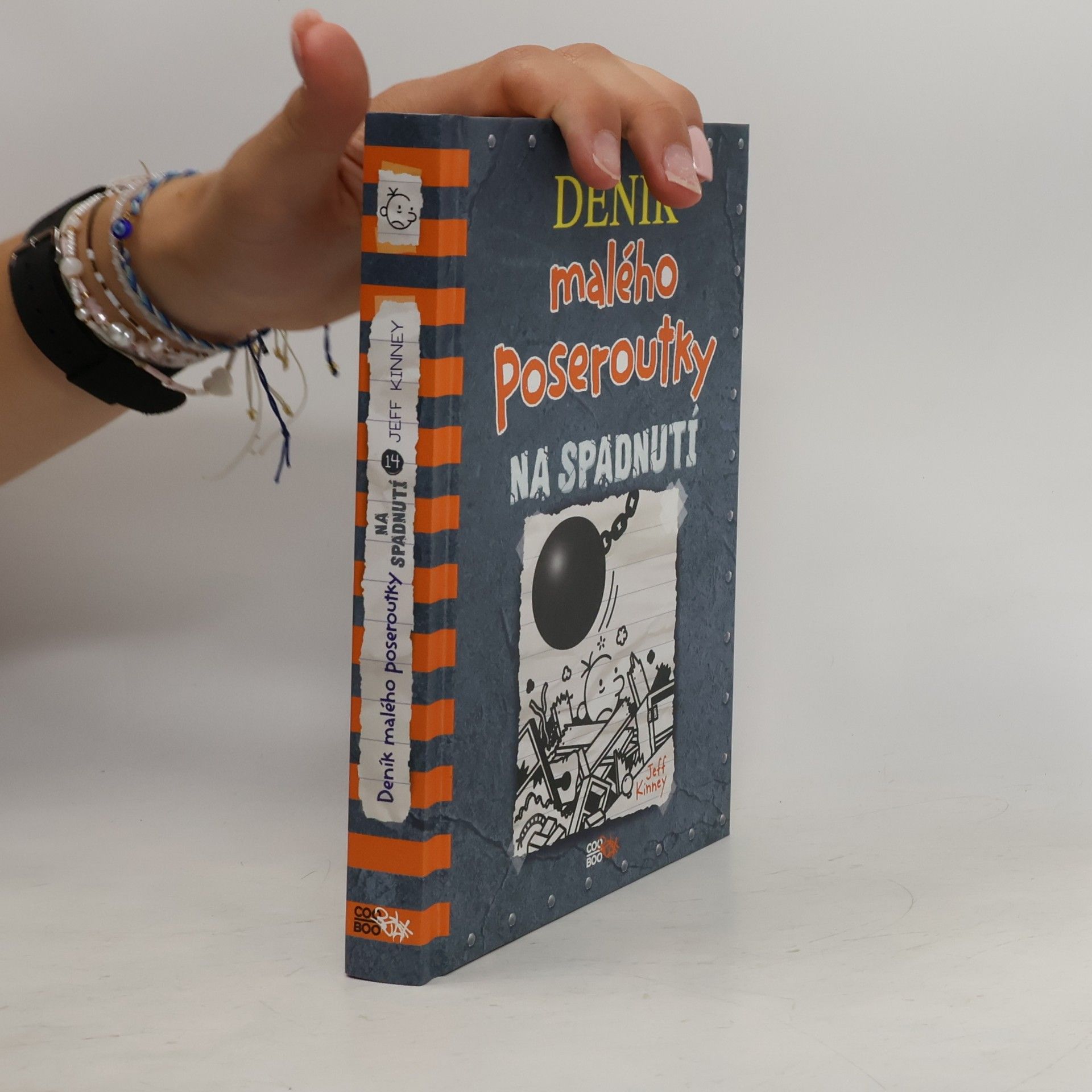 Jeff Kinney Deník malého poseroutky 14. Na spadnutí