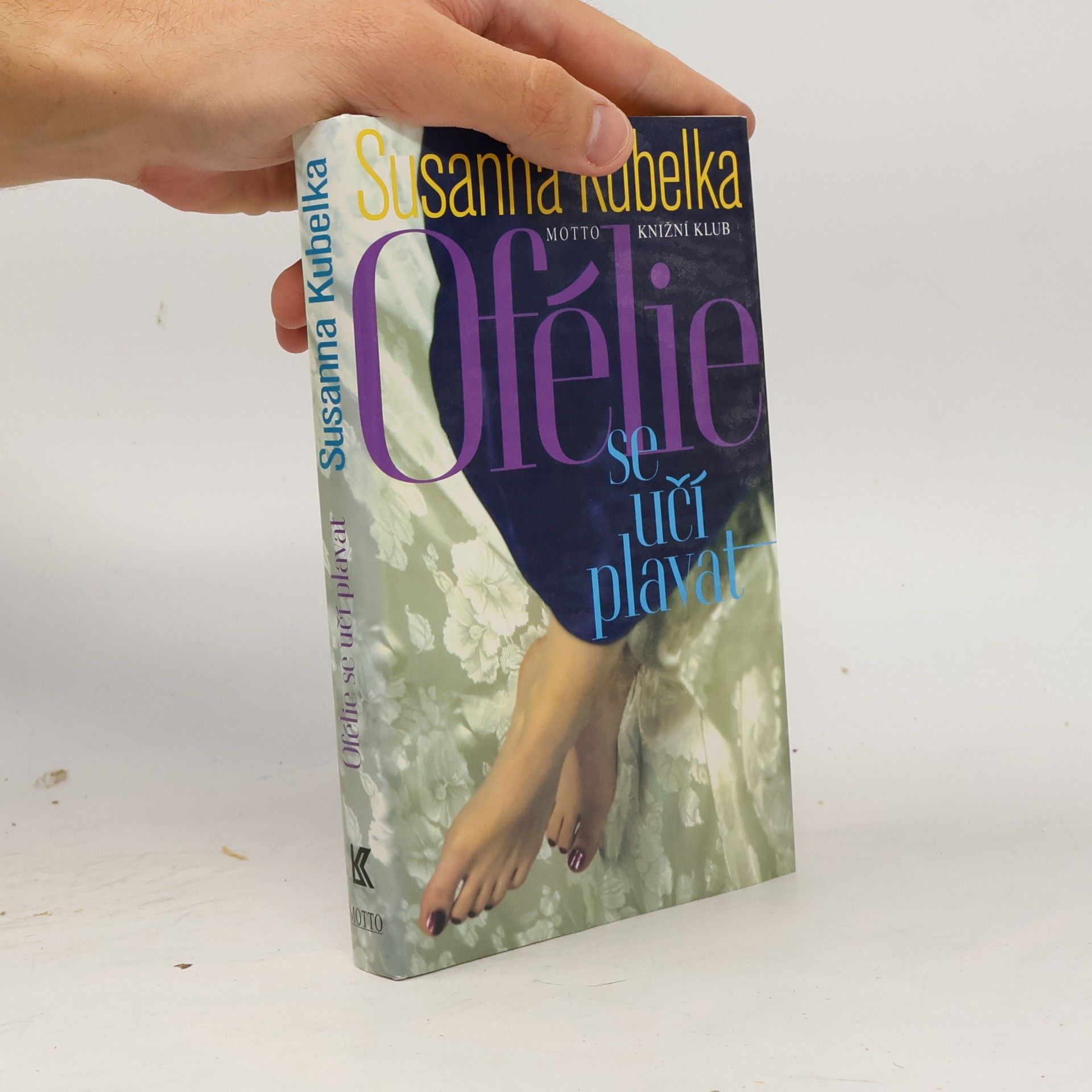 Susanna Kubelka Ofélie se učí plavat