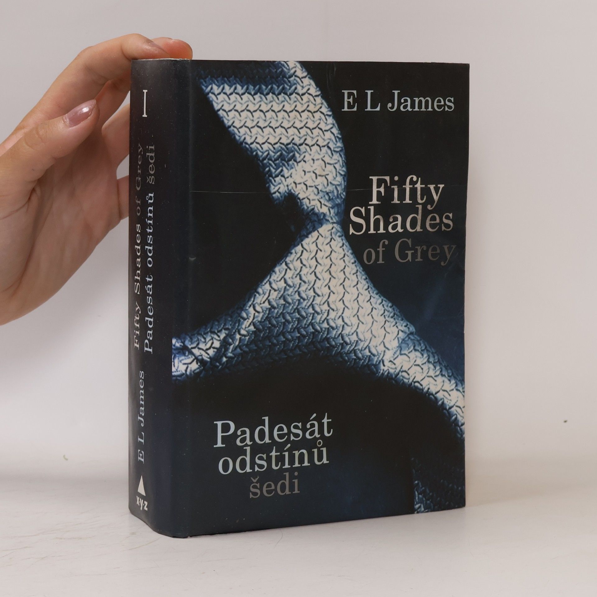 E. L. James Padesát odstínů šedi