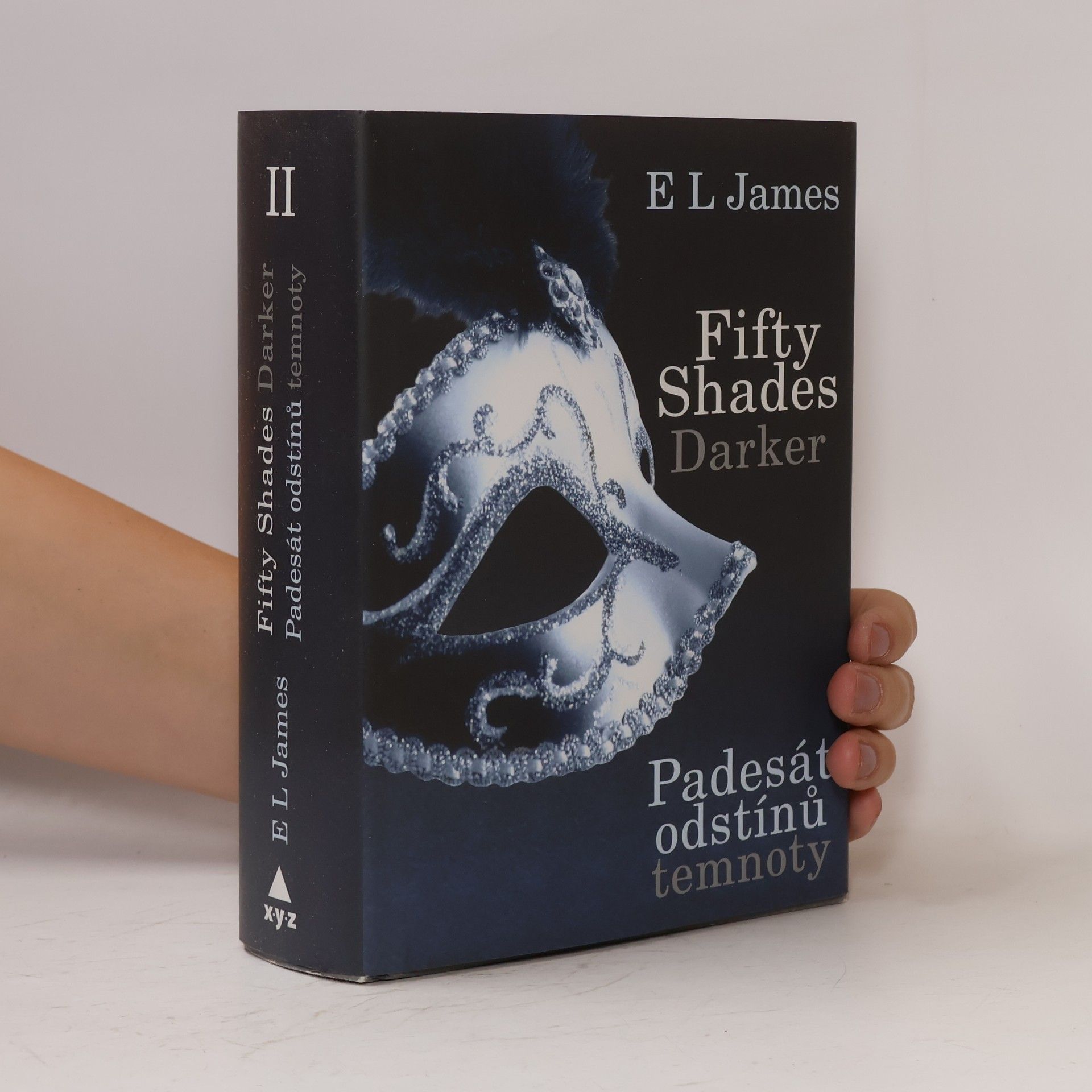 E. L. James Padesát odstínů temnoty