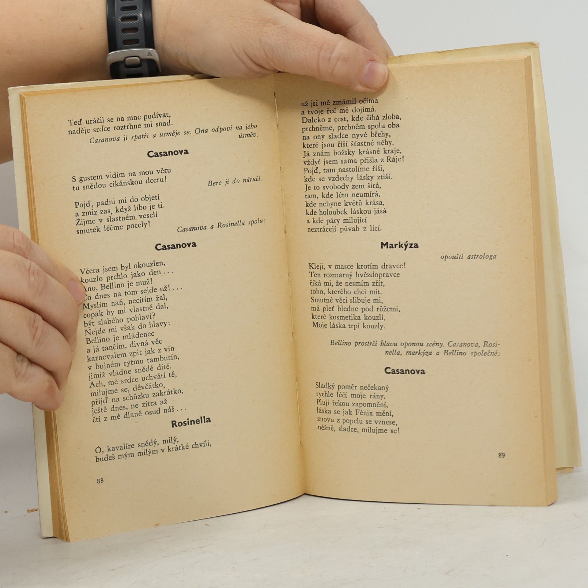 Guillaume Apollinaire Tiréziovy prsy. Casanova. Barva doby