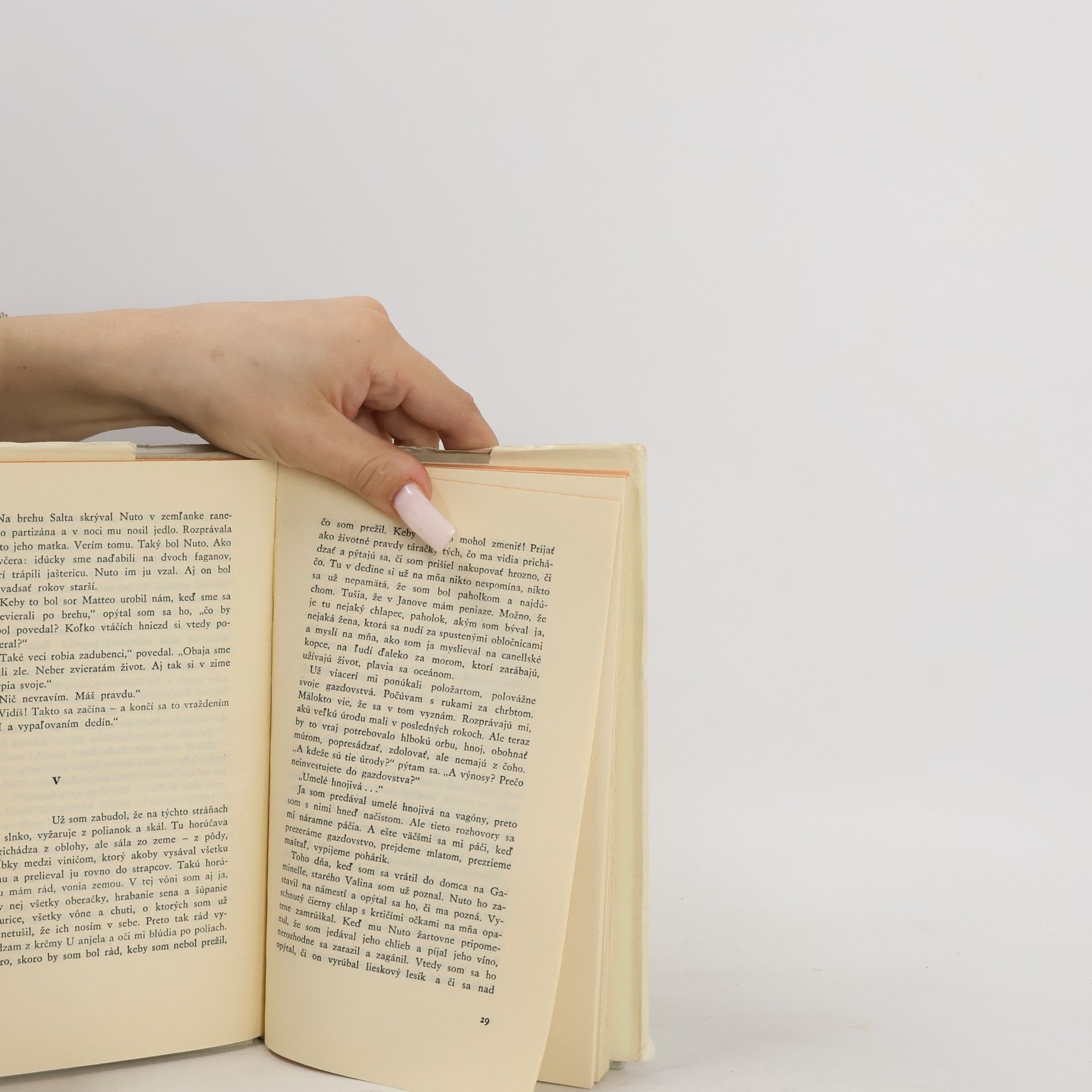 Cesare Pavese Mesiac a vatry