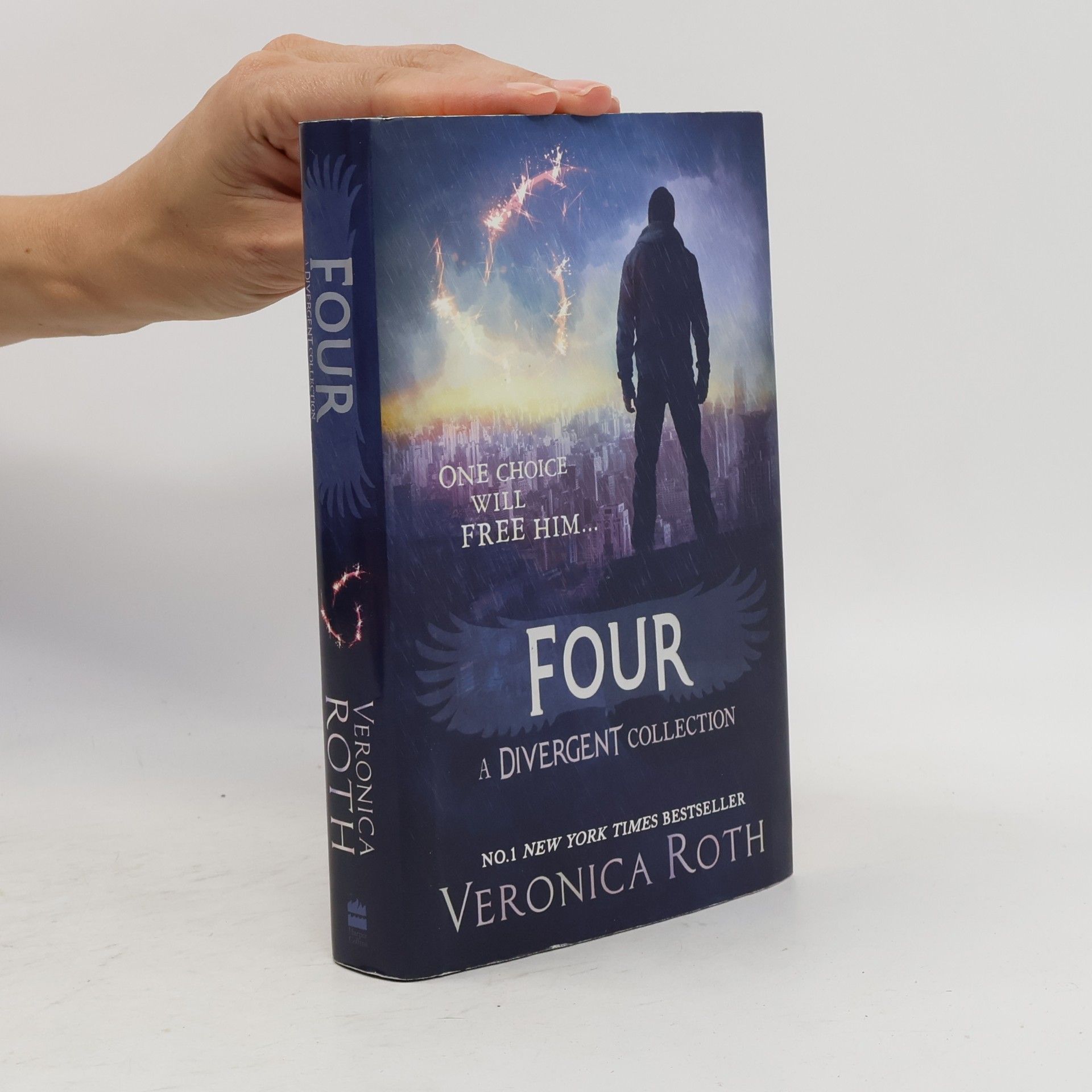 Veronica Roth Four: a Divergent collection