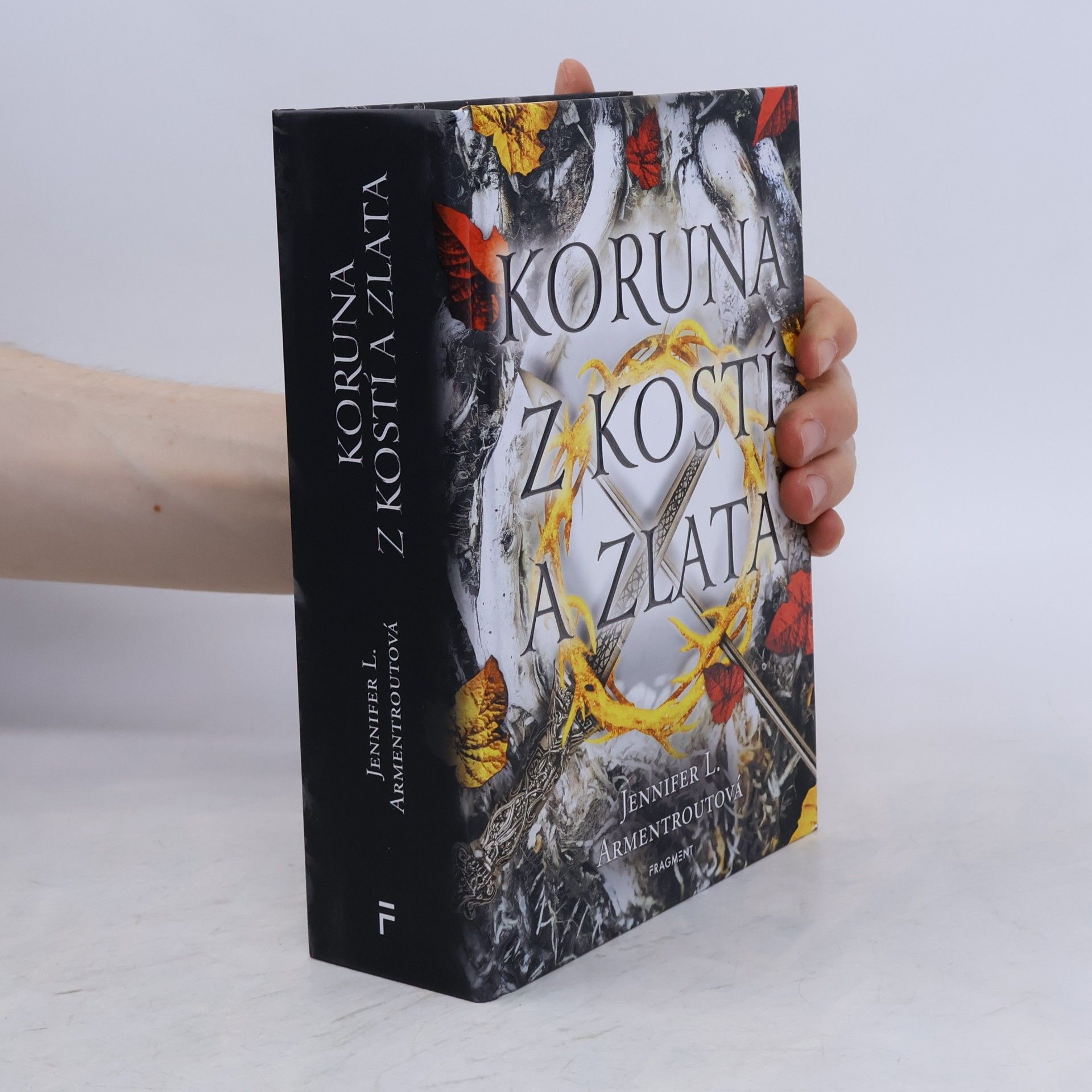 Jennifer Armentrout Koruna z kostí a zlata