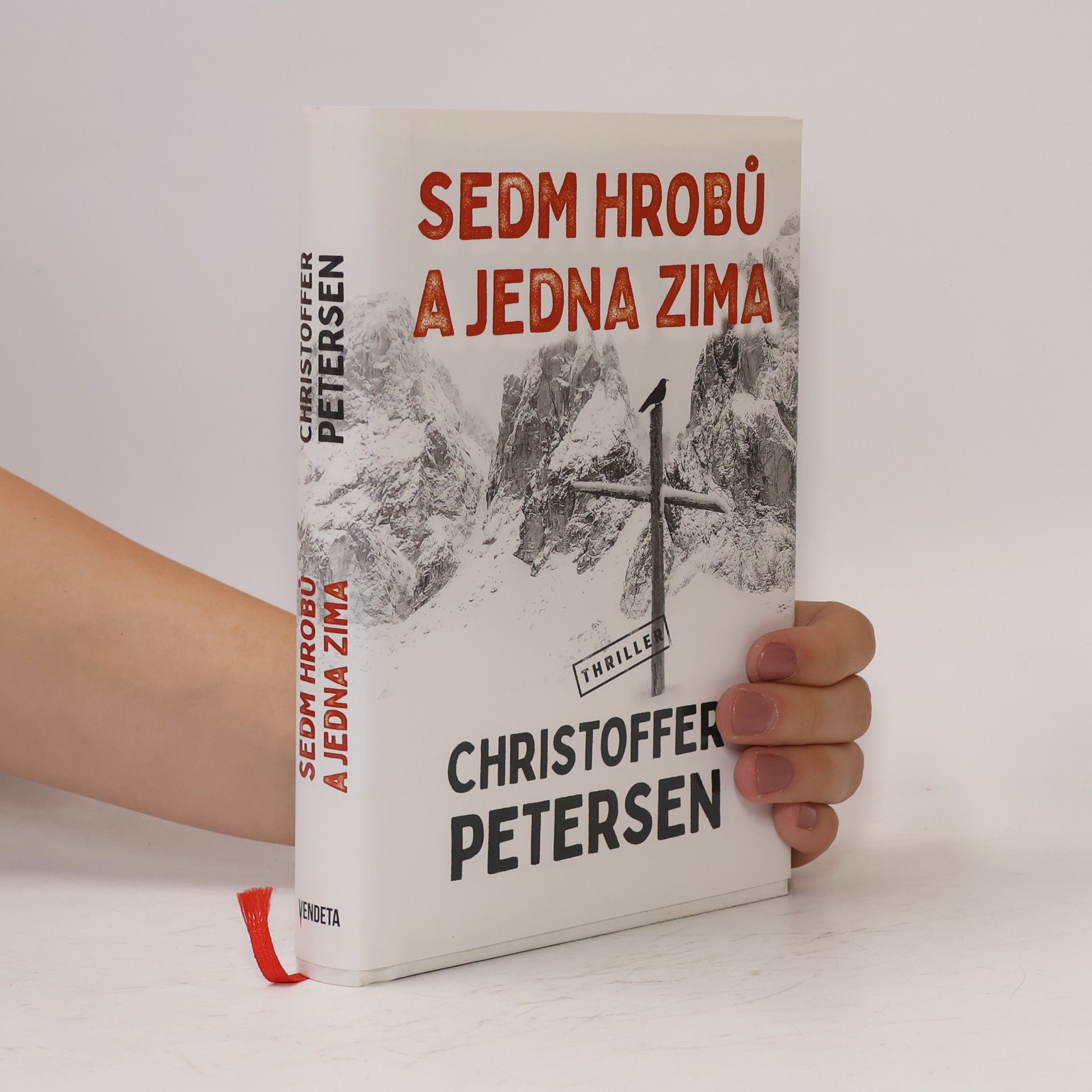 Christoffer Petersen Sedm hrobů a jedna zima