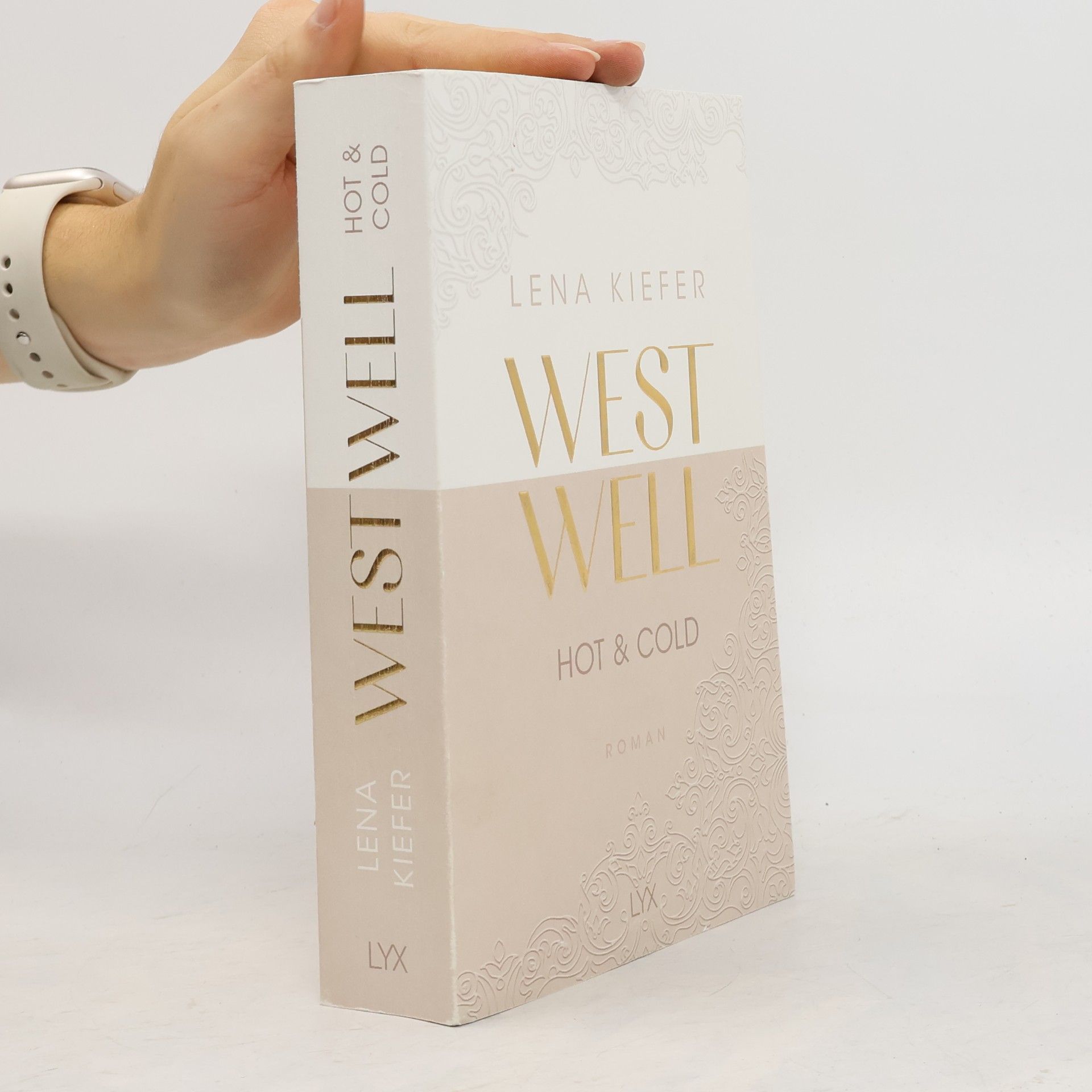 Lena Kiefer Westwell - Hot & Cold
