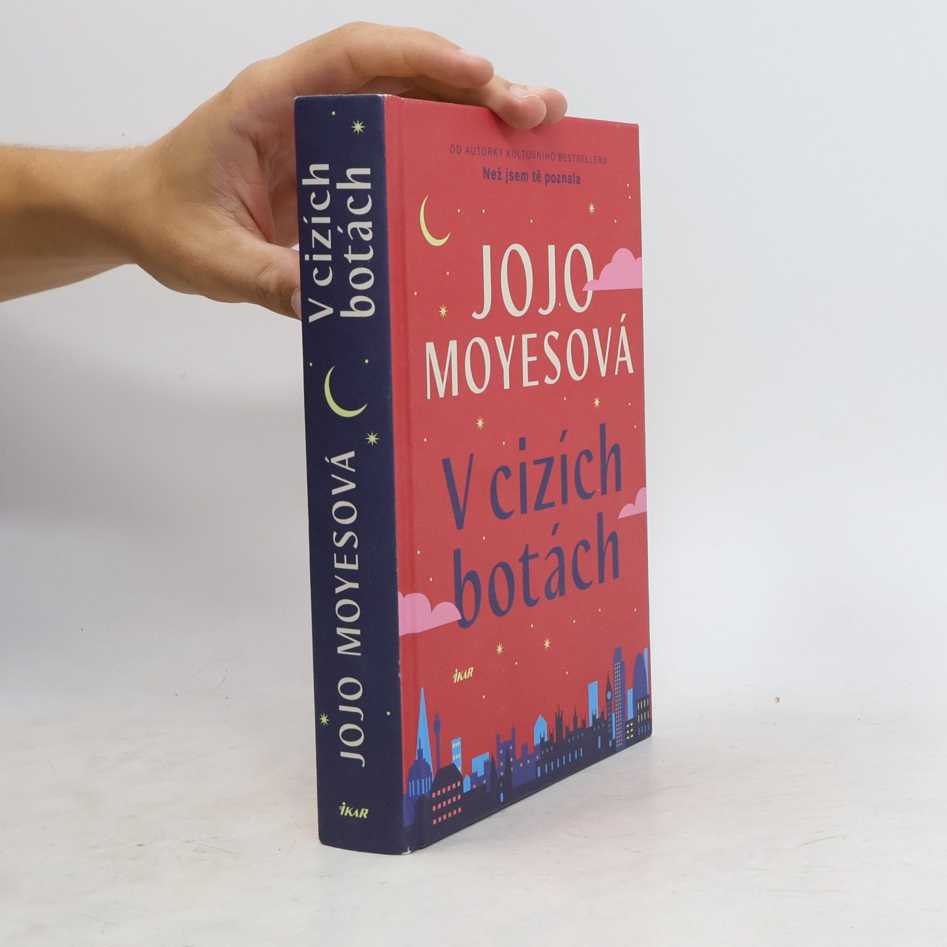 Jojo Moyes V cizích botách