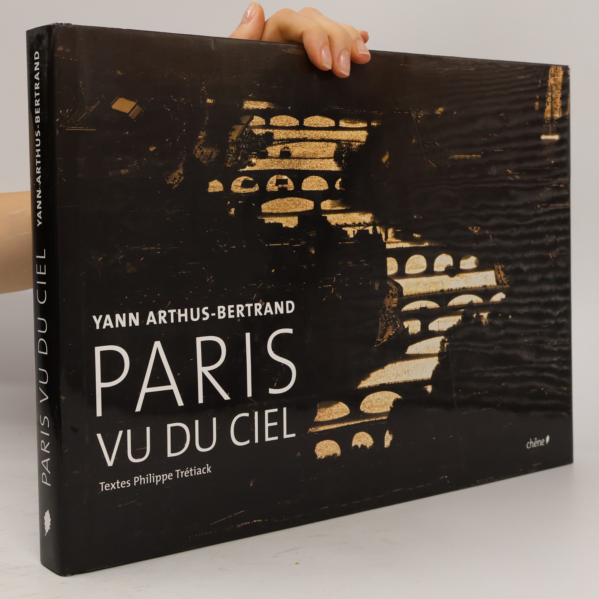 Yann Arthus Bertrand Paris vu du ciel (French Edition)