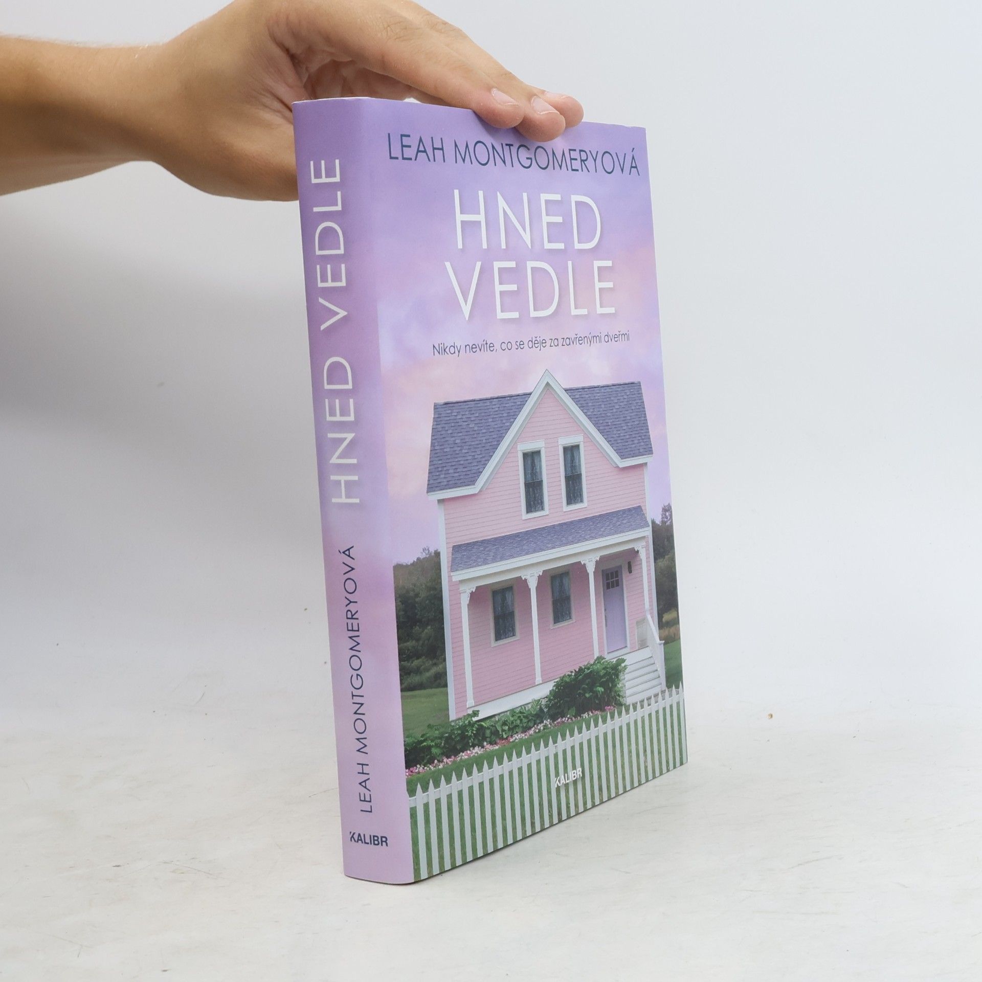 Leah Montgomery Hned vedle