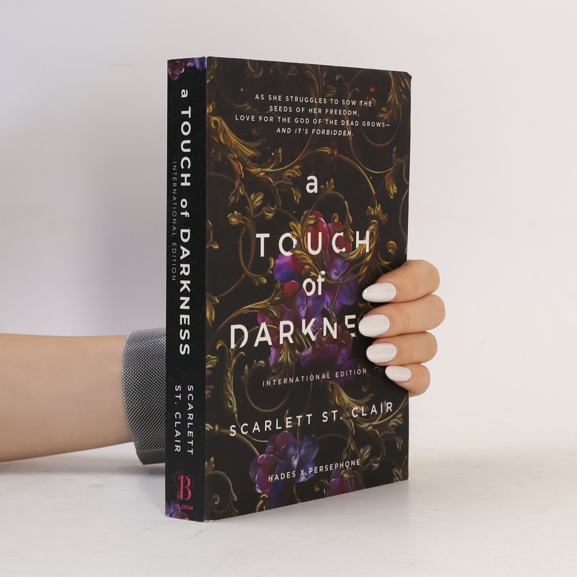 Scarlett St. Clair A Touch of Darkness
