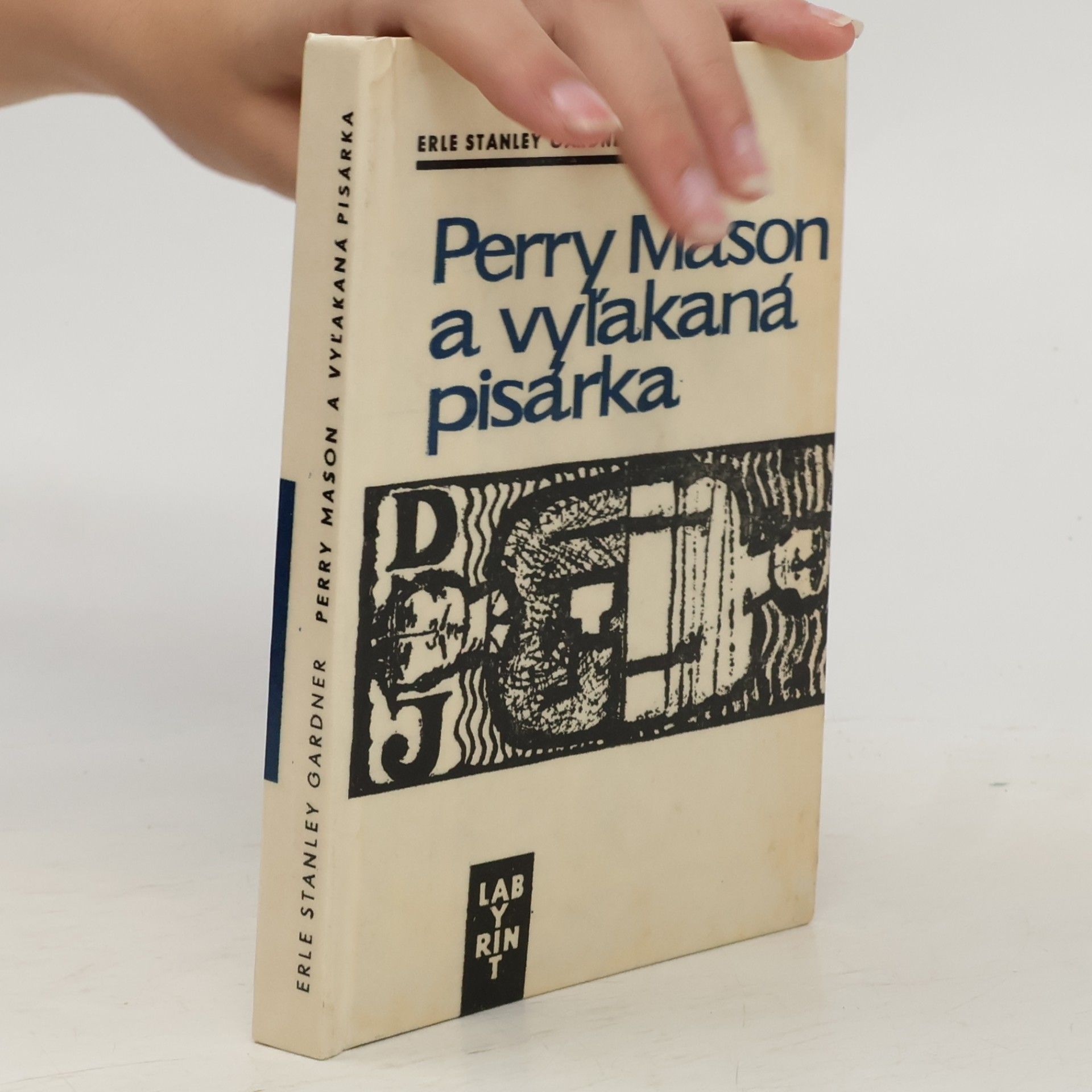 Erle Stanley Gardner Perry Mason a vyľakaná pisárka
